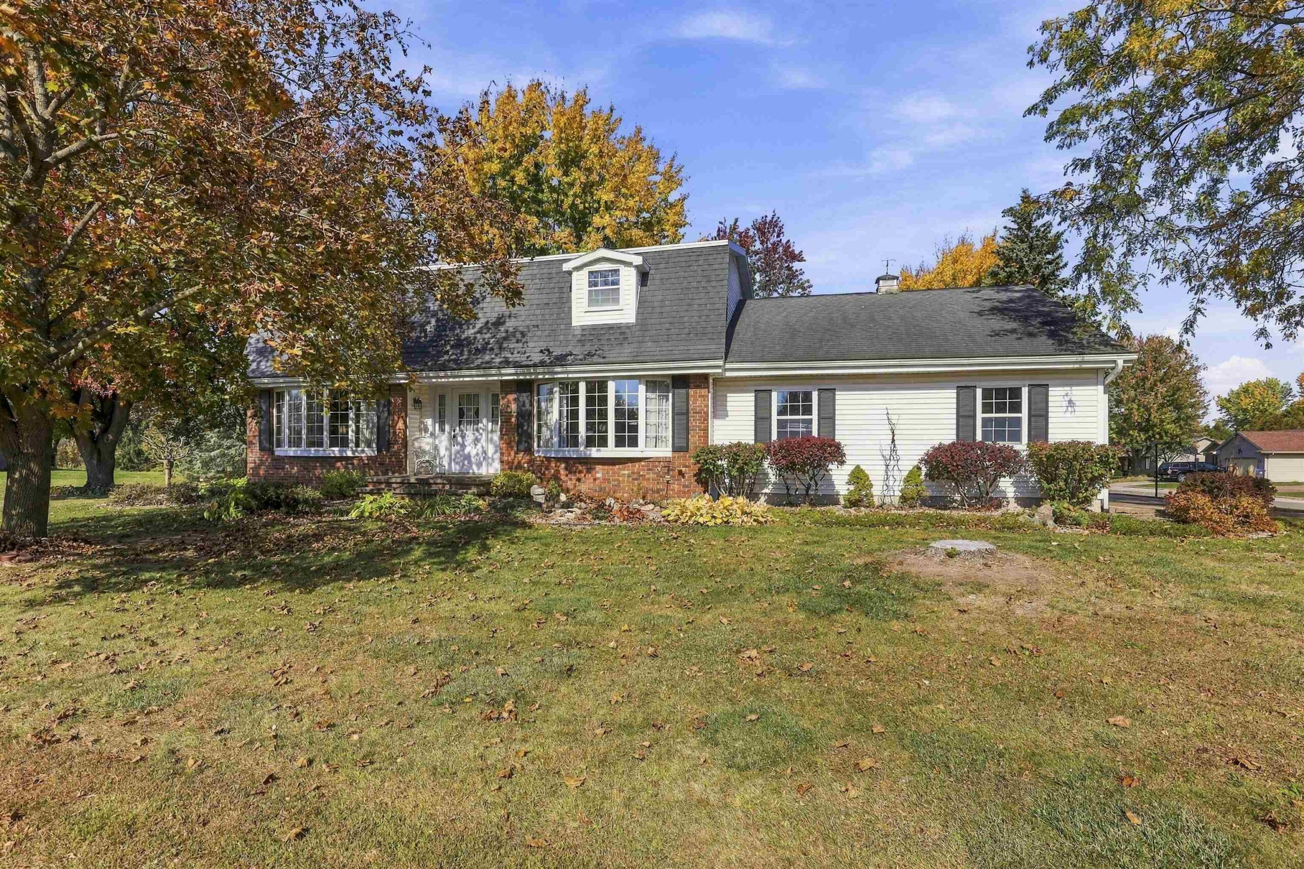 201 PINECREST Court property preview photograph