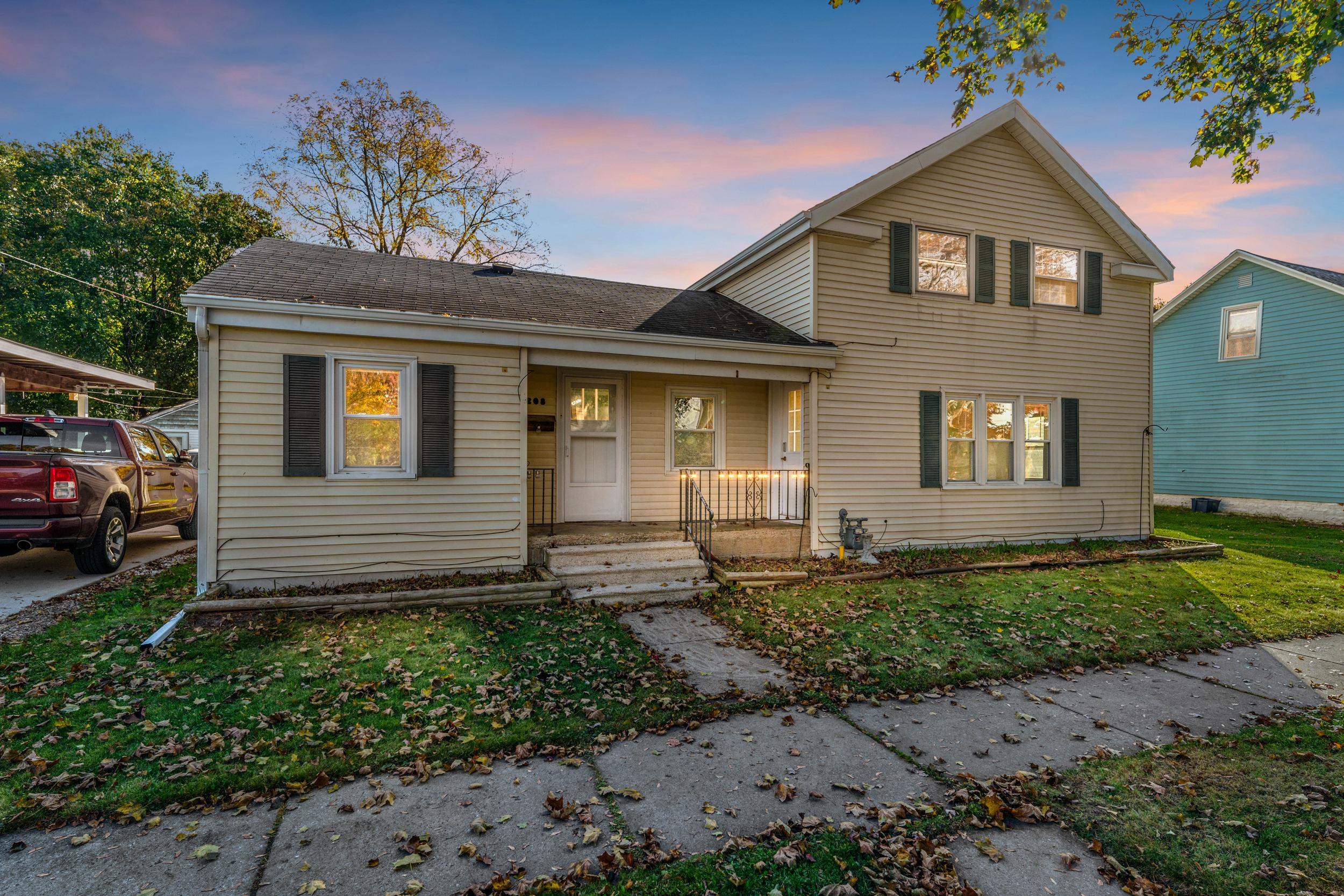 208 N SUPERIOR Street property preview photograph