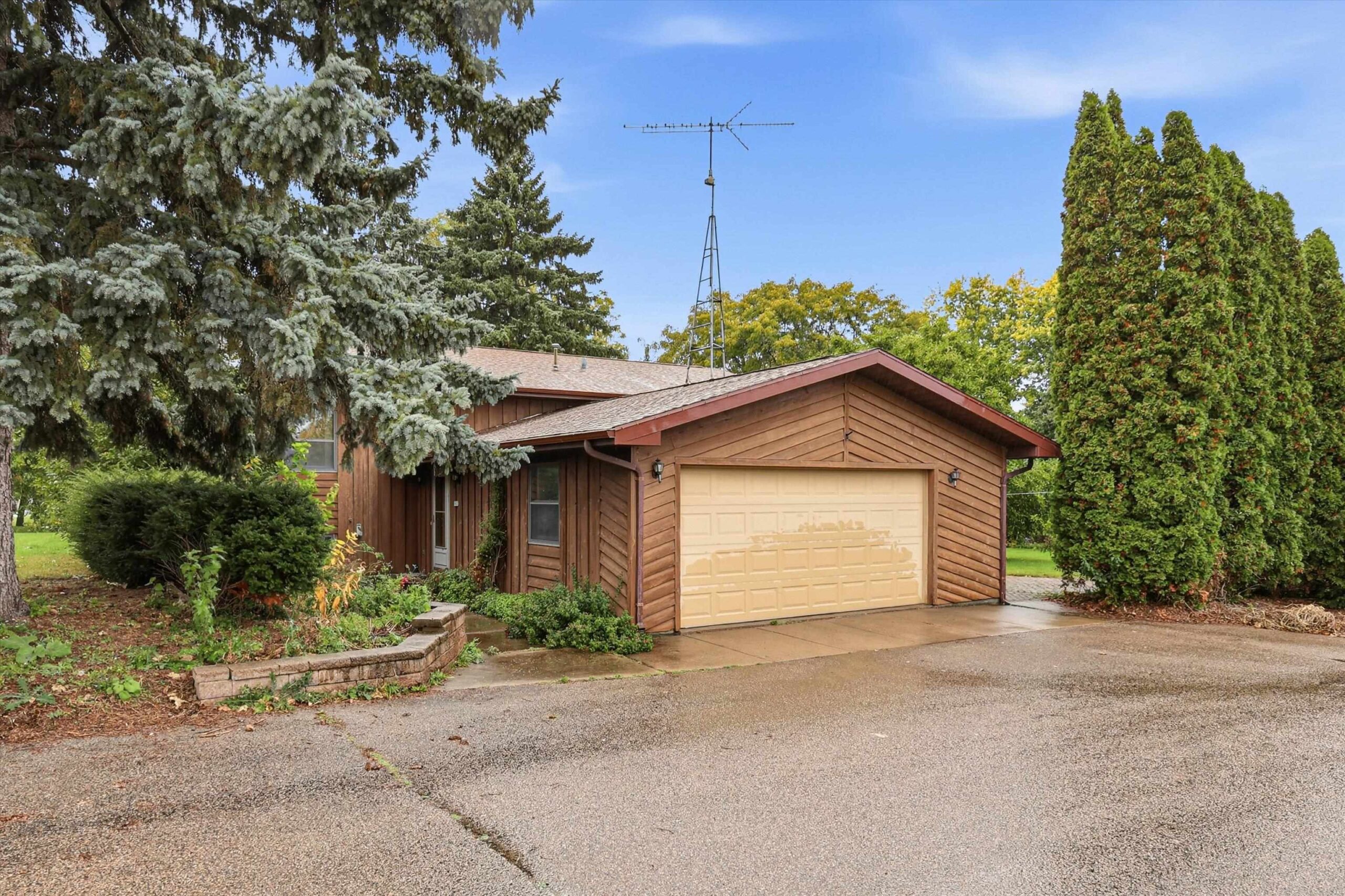 2650 W 20TH Avenue property preview photograph
