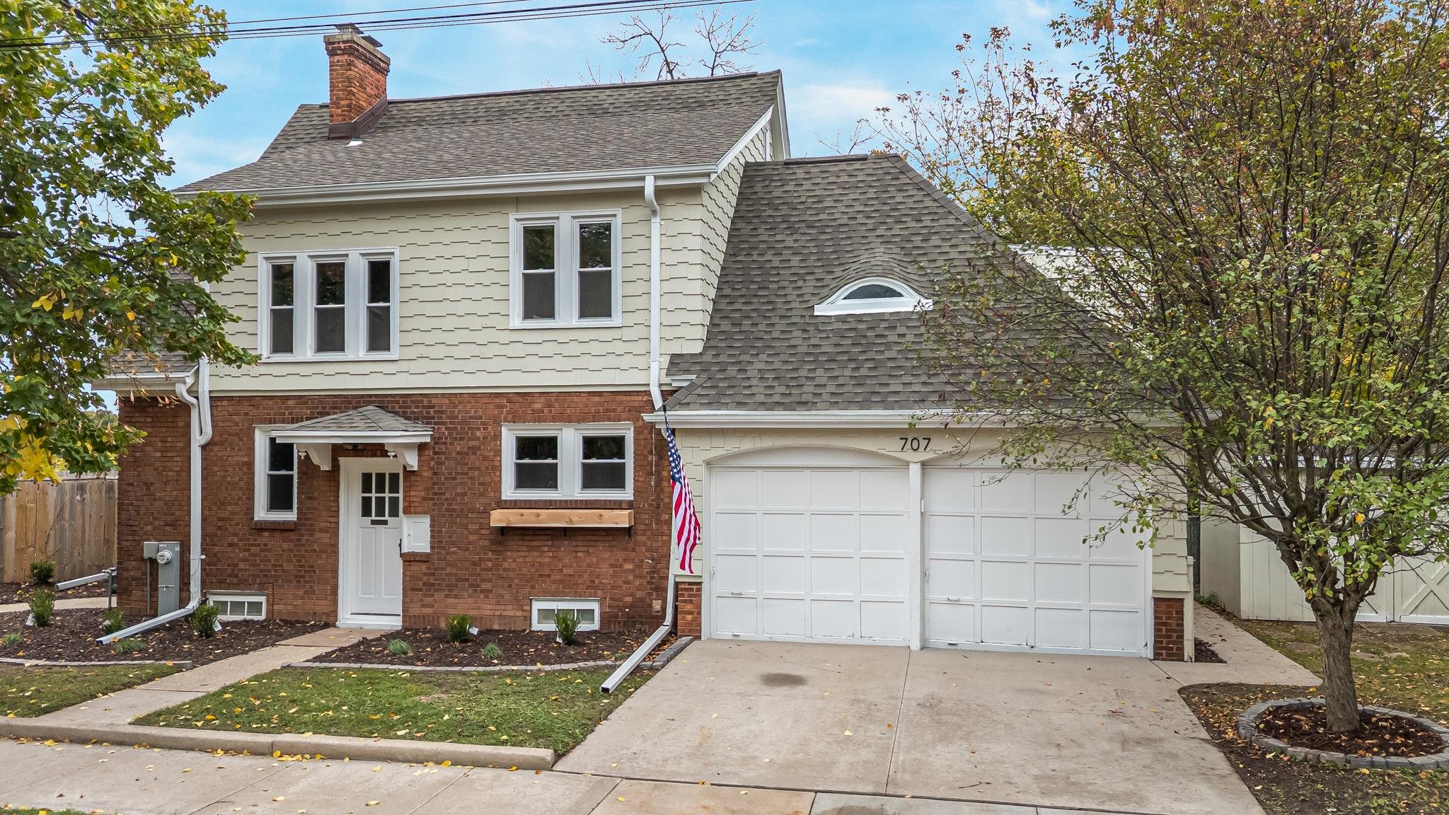 707 W FRONT Street property preview photograph