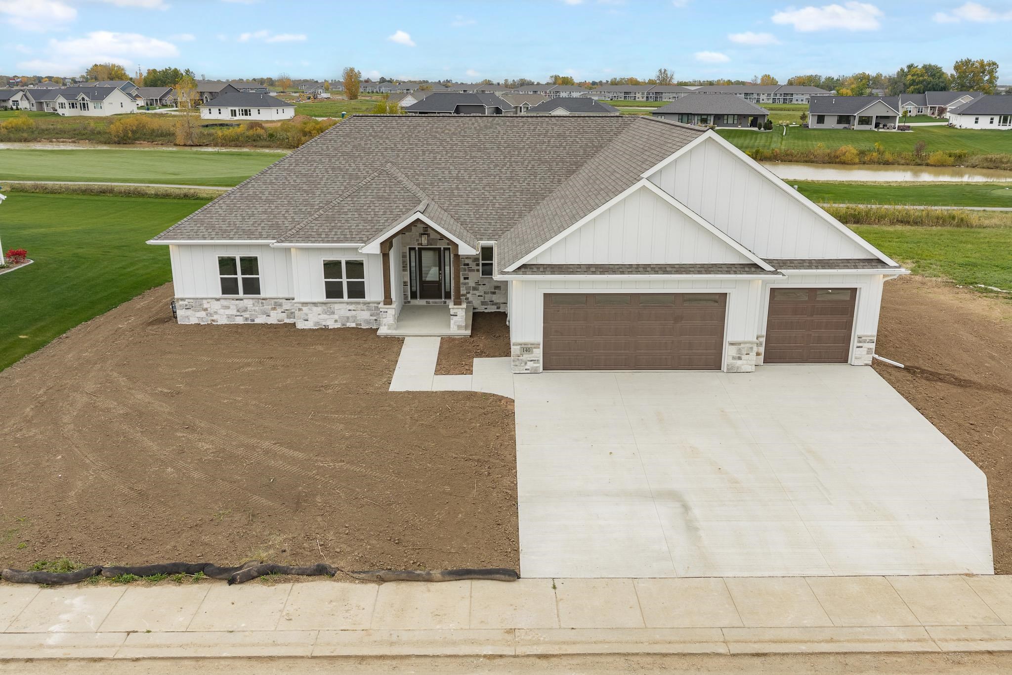 140 BECKERAE Court property preview photograph