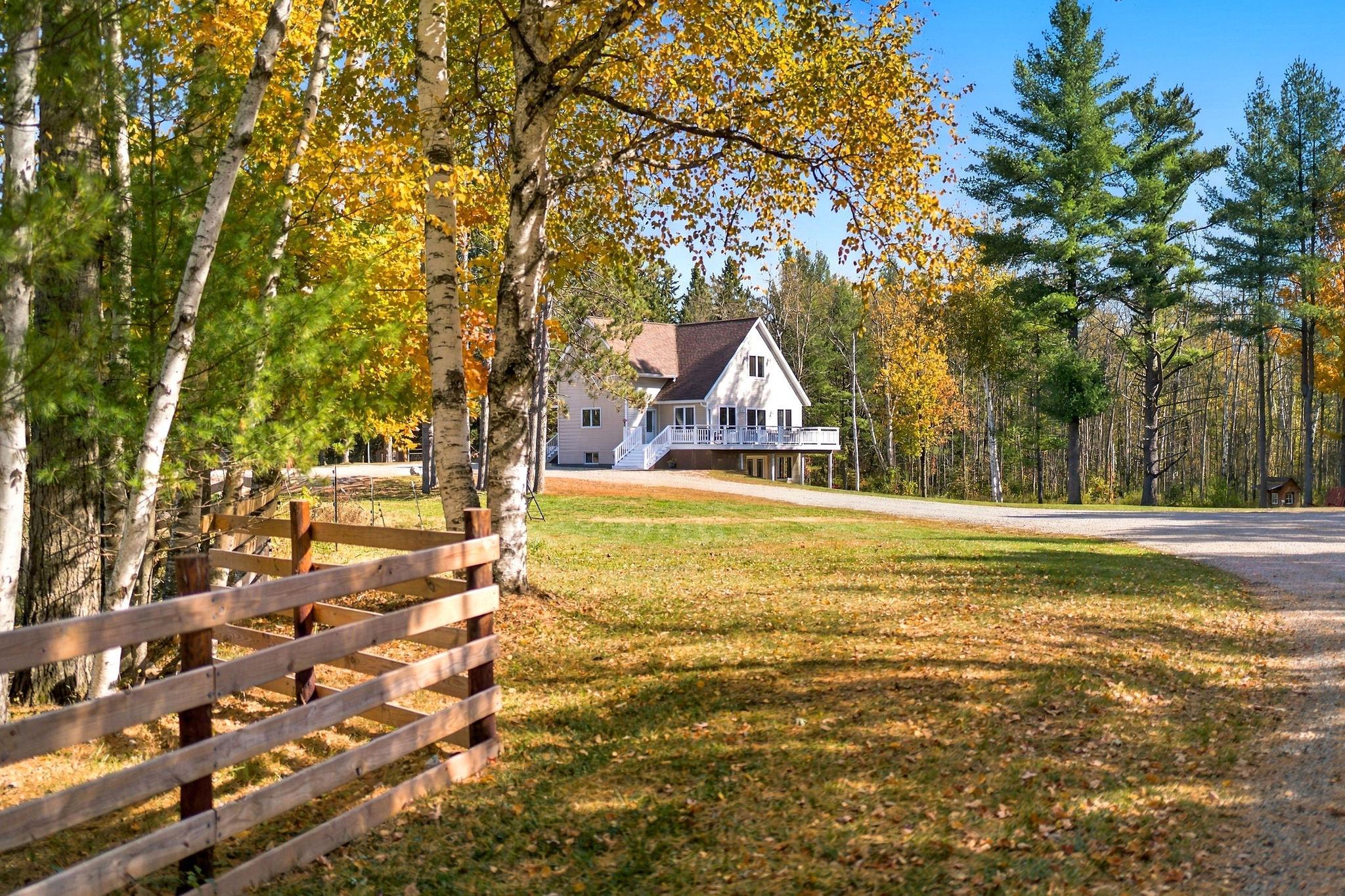 N7154 MILES Road property preview photograph