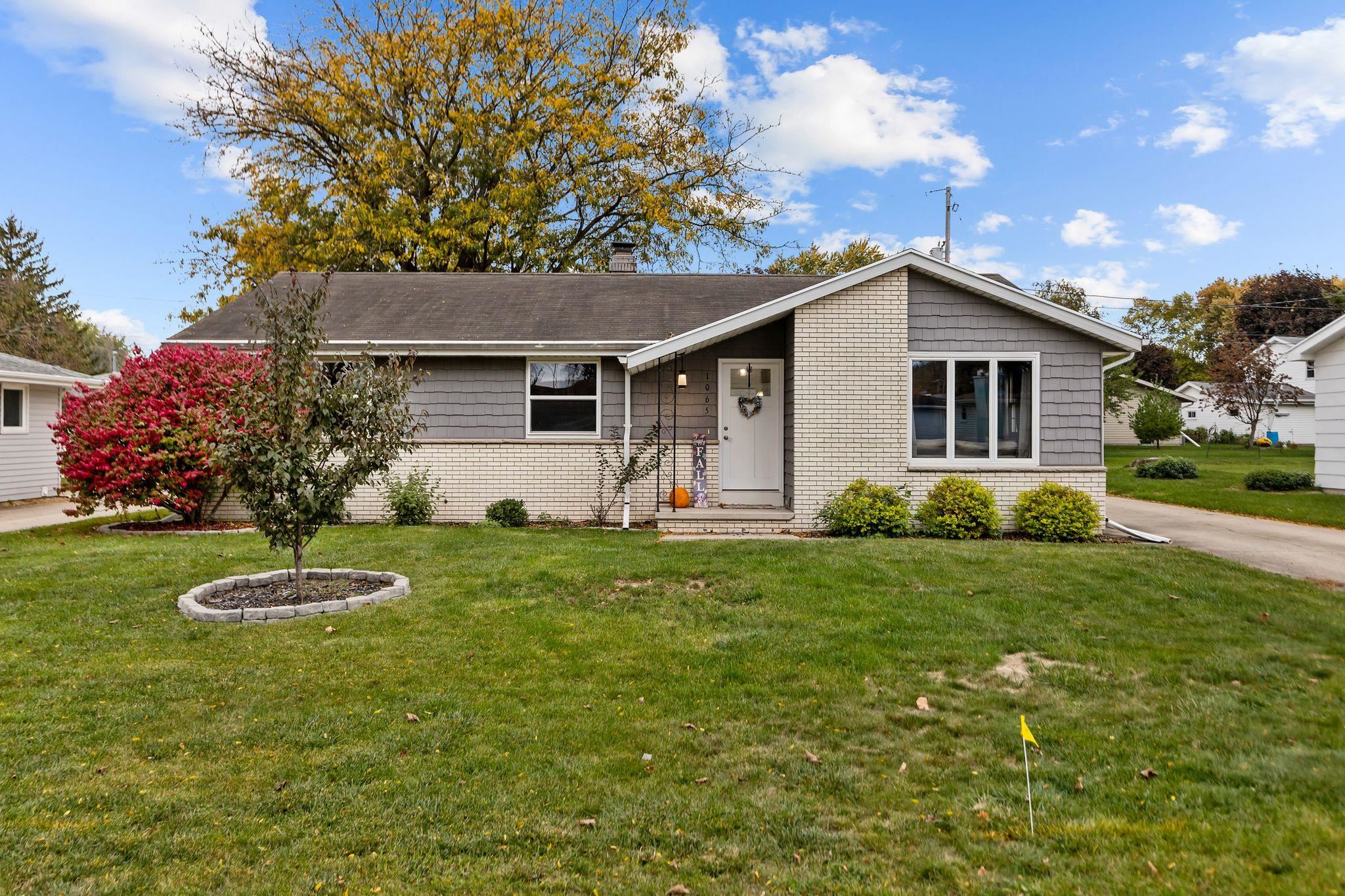 1065 GREEN ACRES Lane property preview photograph