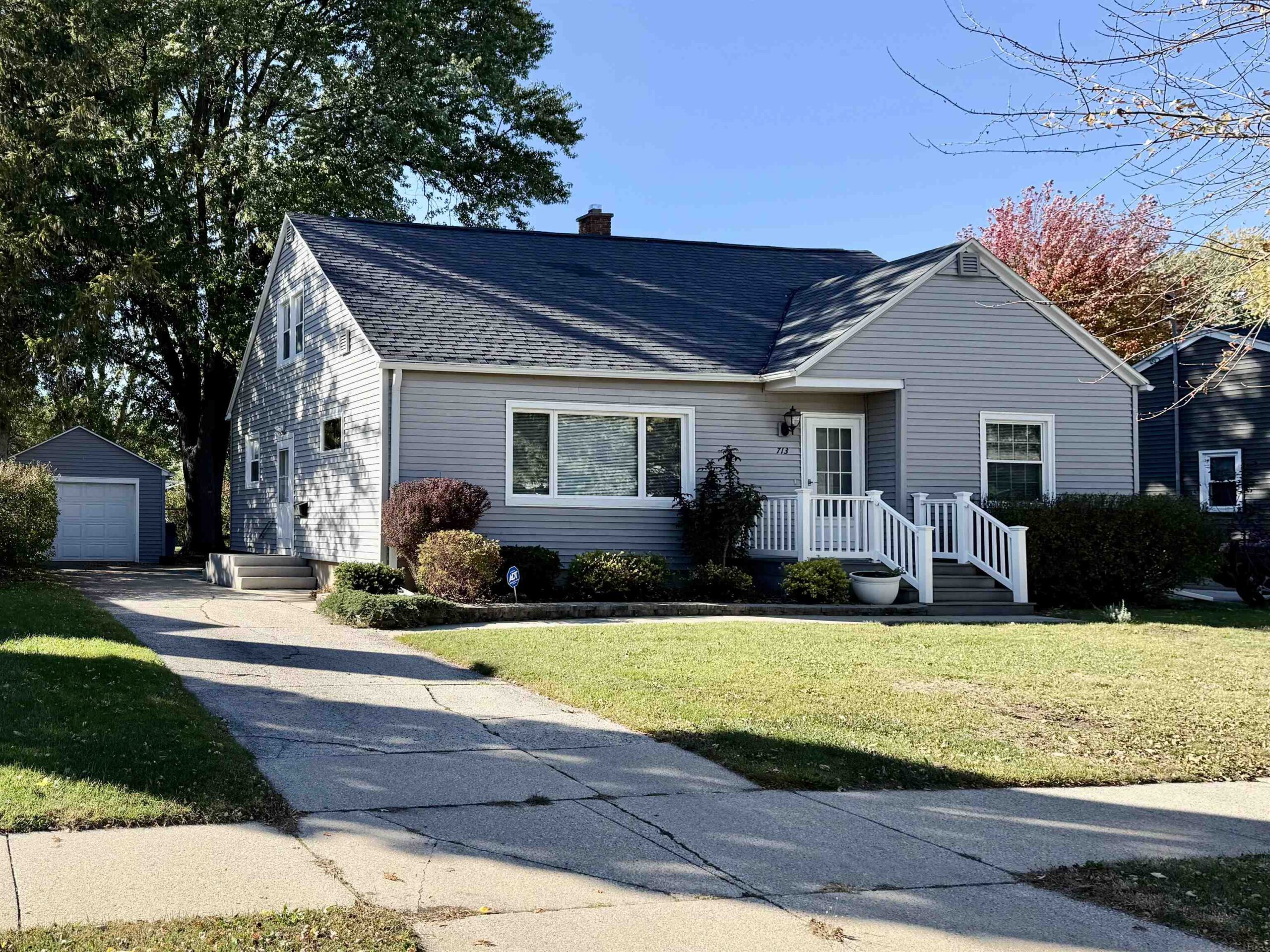 713 MAINE Avenue property preview photograph