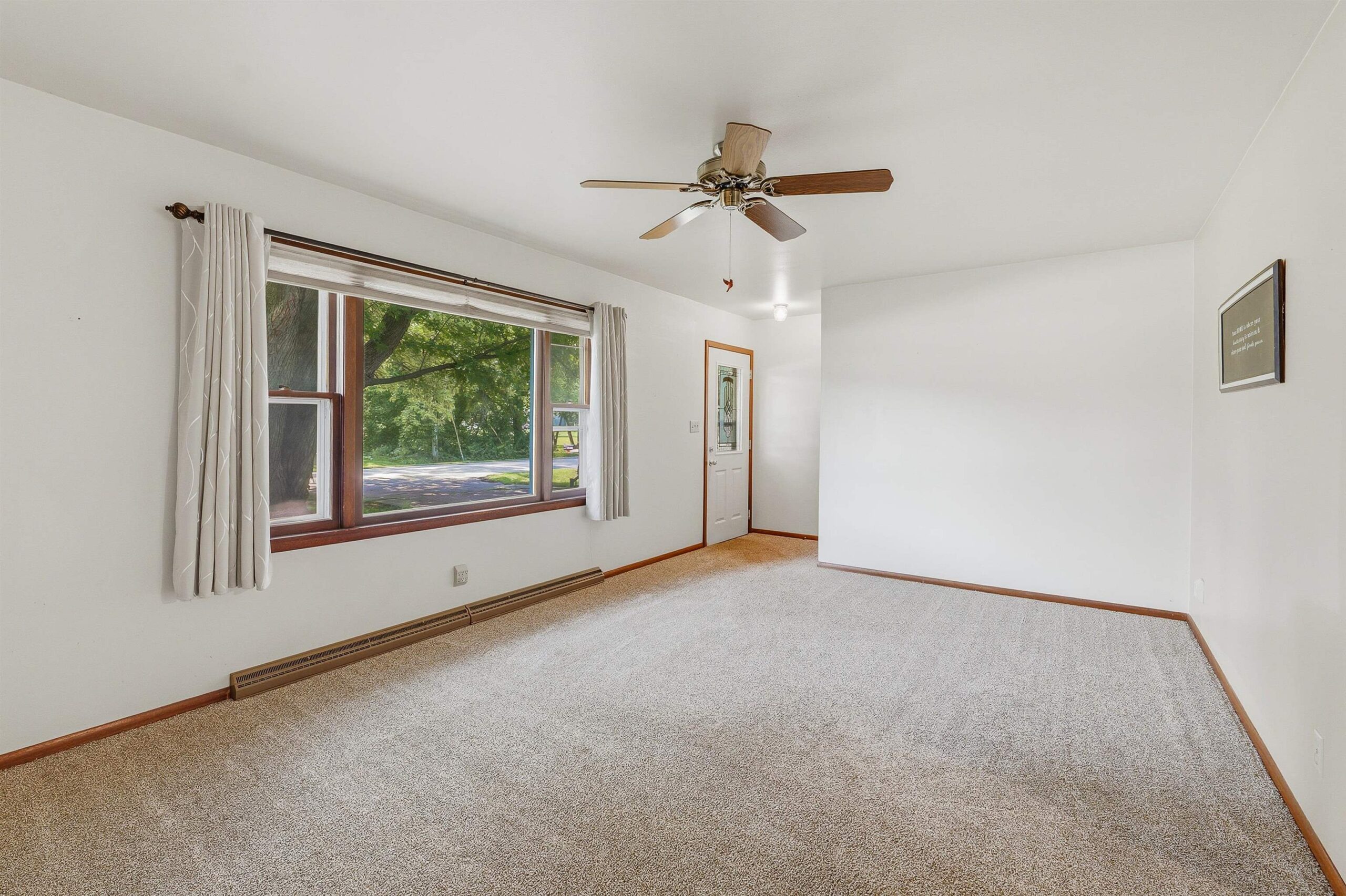 545 MILLS Street property preview photograph