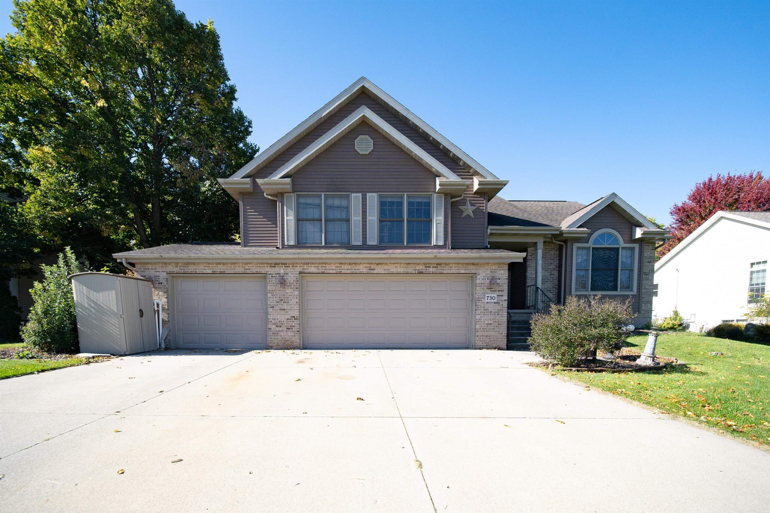 730 GLENWOOD Drive property preview photograph