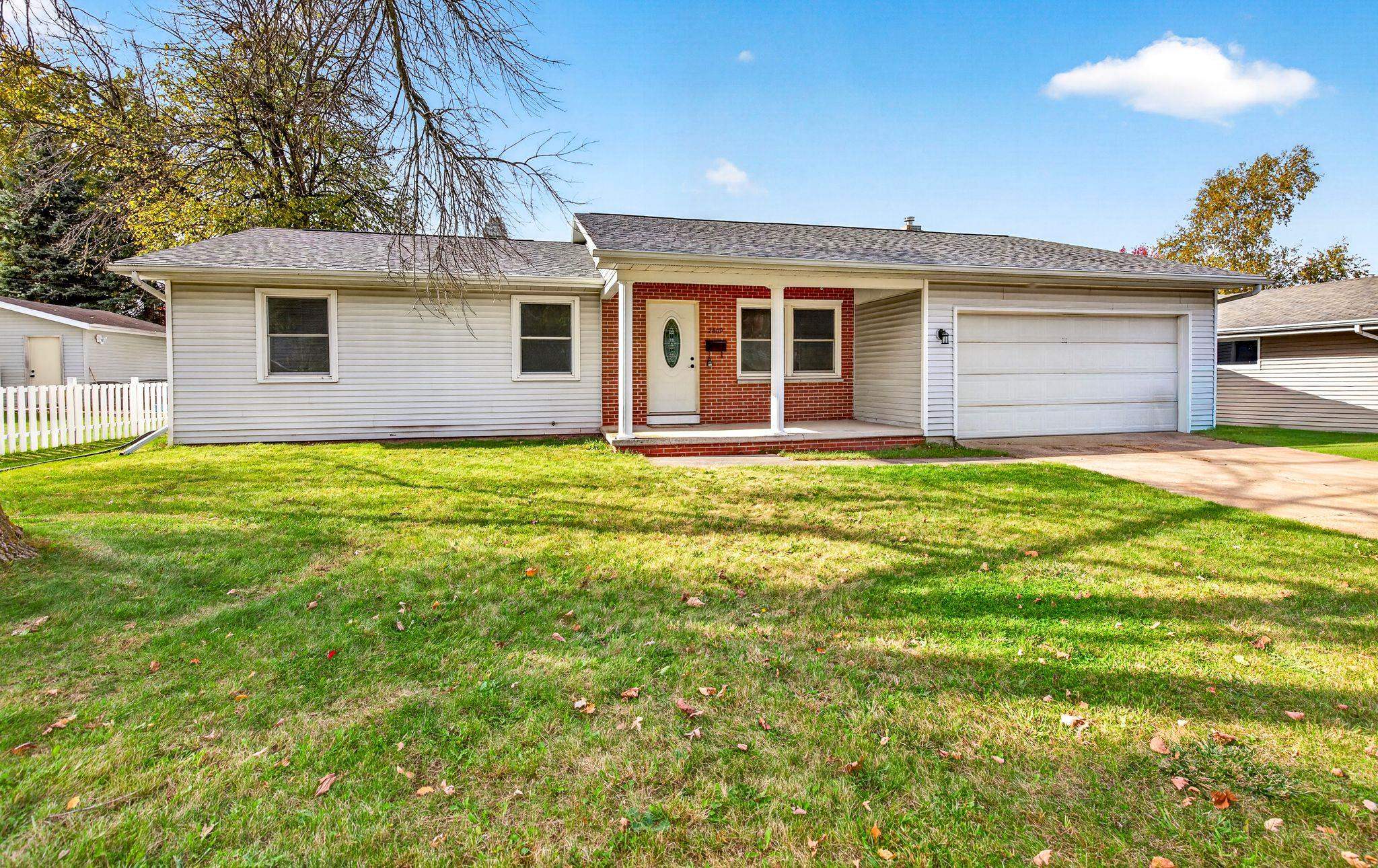 2409 S GLADYS Avenue property preview photograph