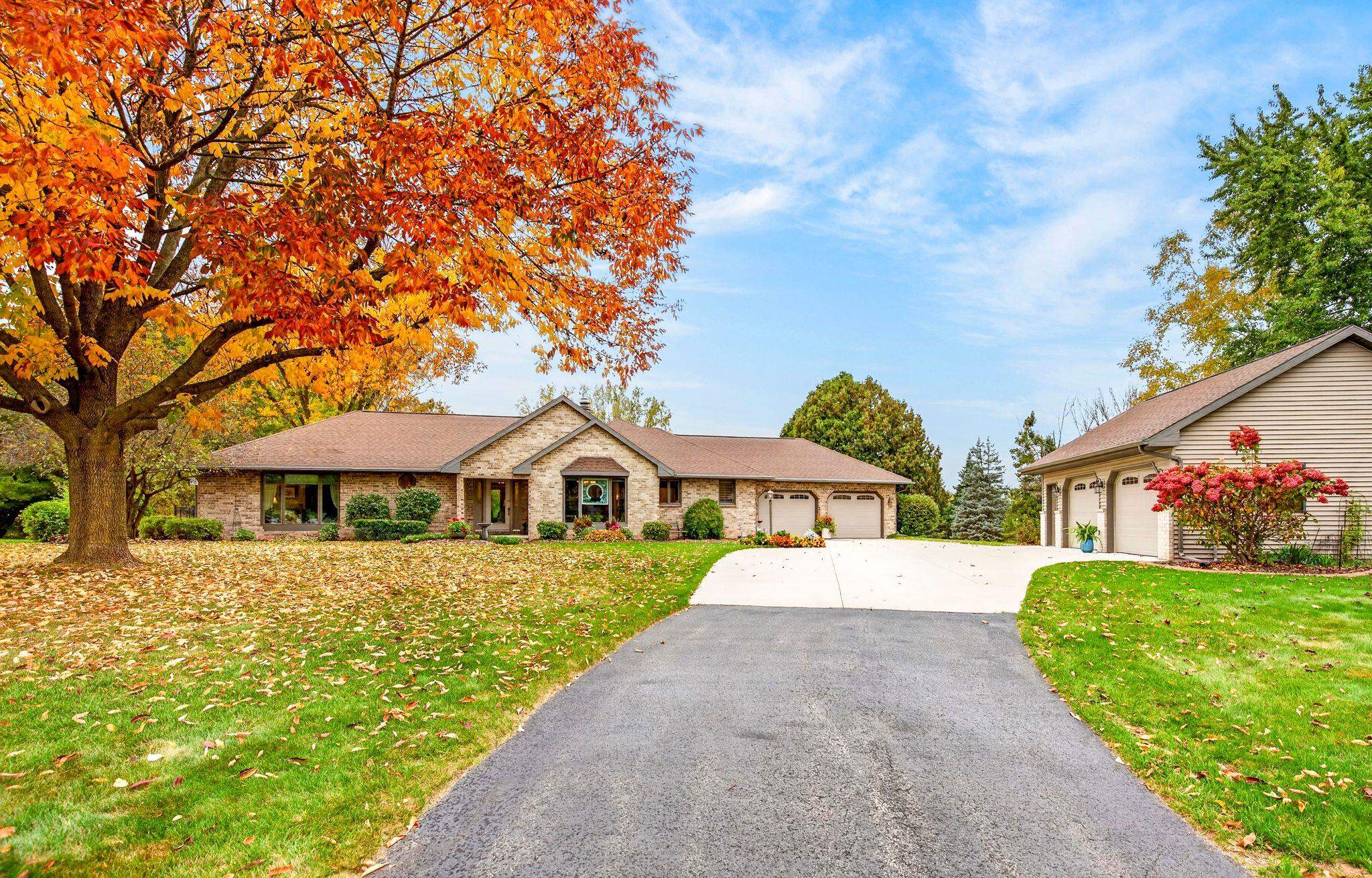 N2941 VALLEY VIEW Drive property preview photograph
