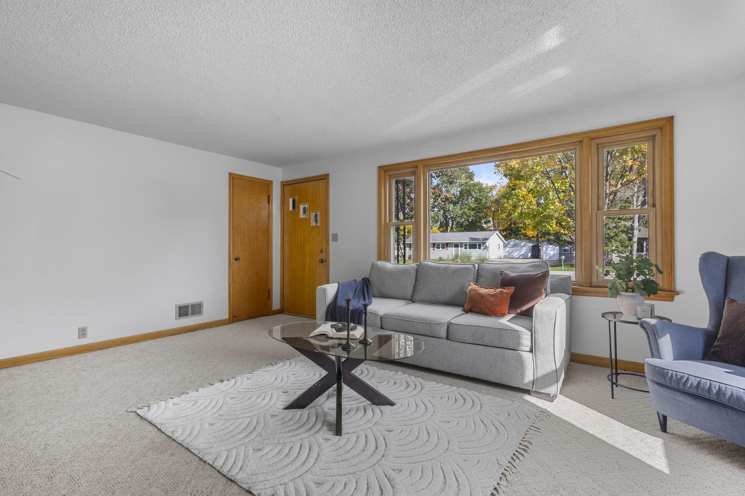 2417 GMEINER Road property preview photograph