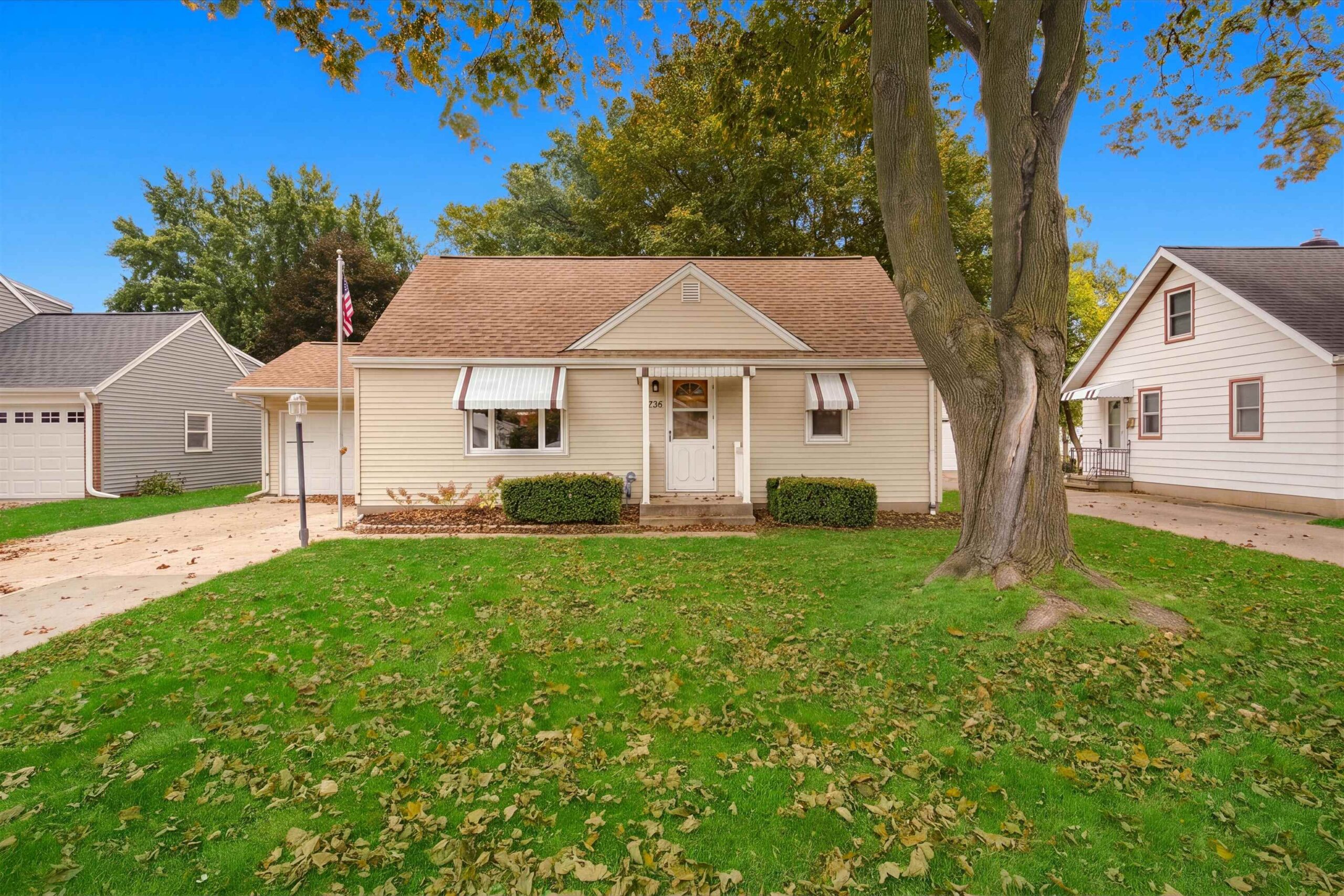 1017 MEACHAM Street property preview photograph