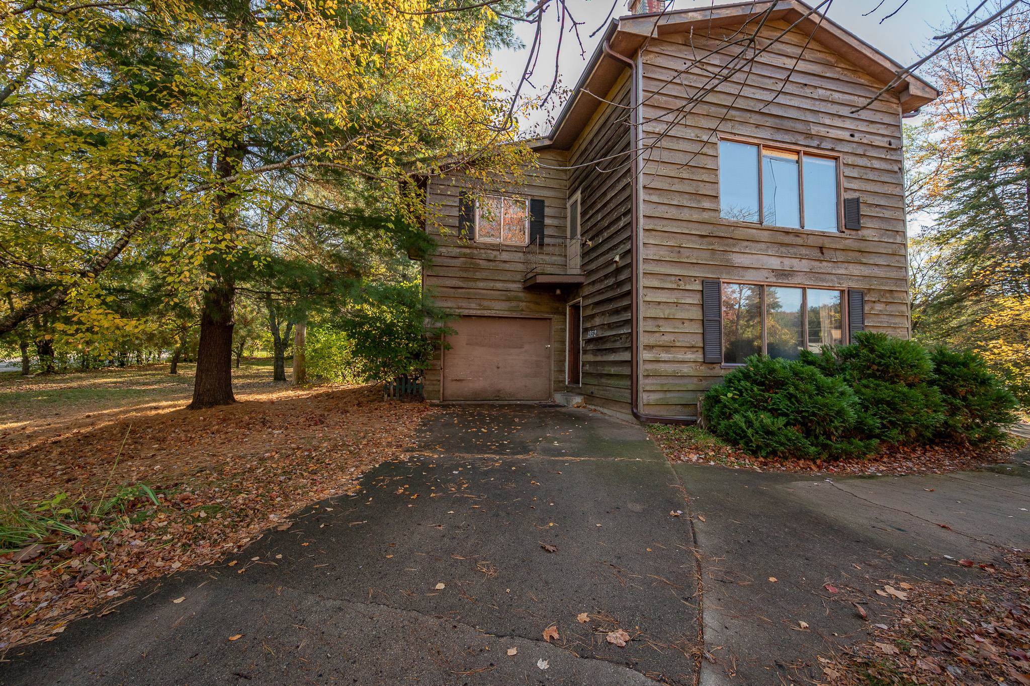 1932 BLUEBERRY Lane property preview photograph