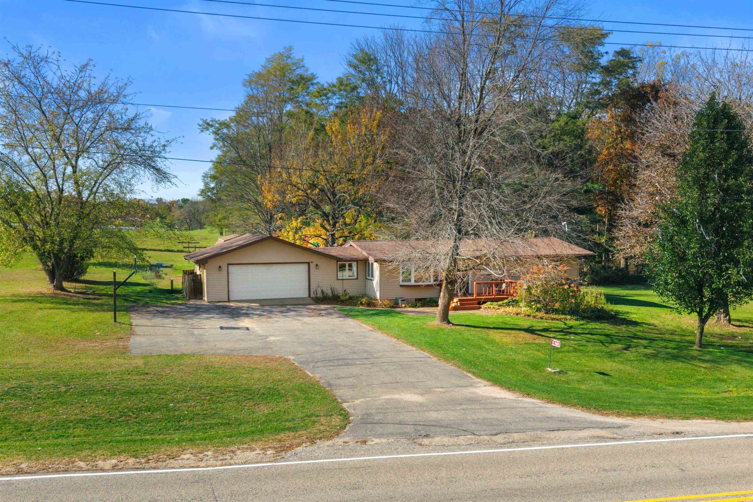 N4665 COUNTY ROAD EH property preview photograph