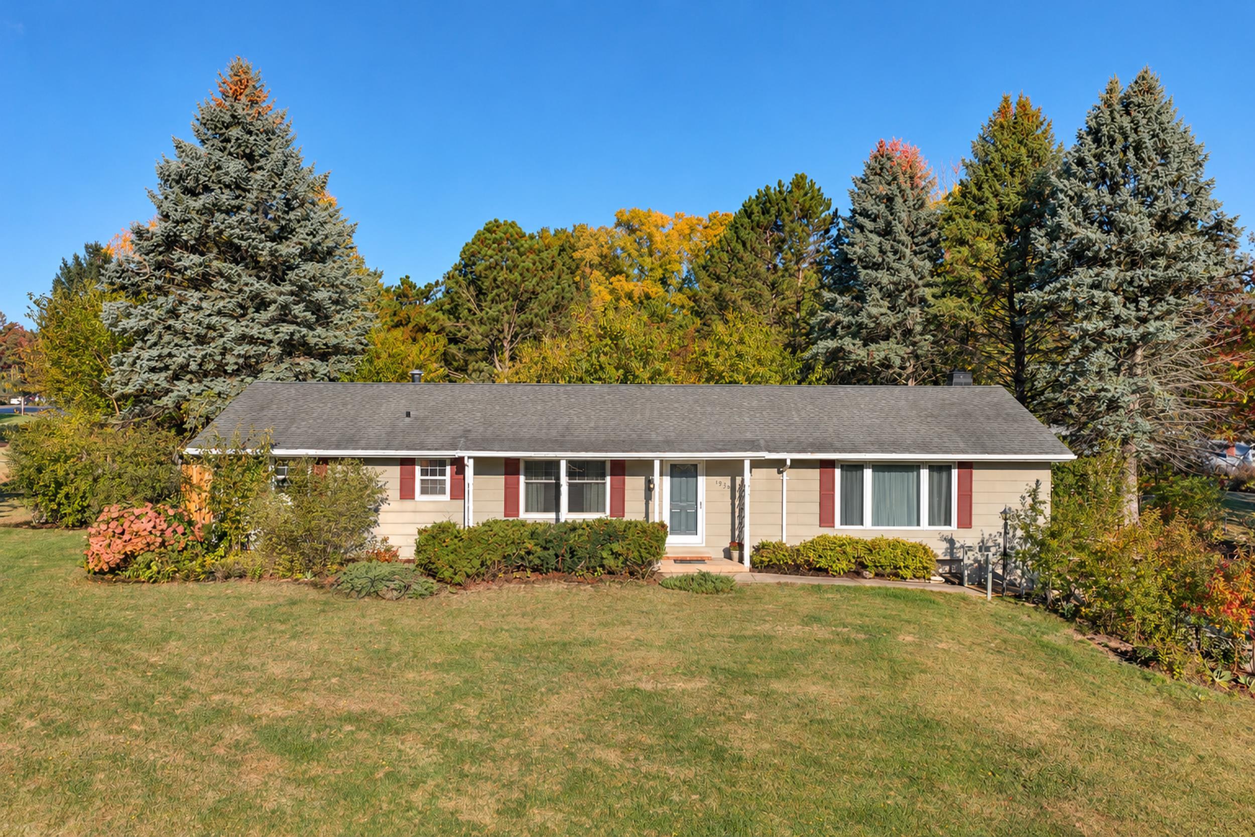 1938 MULBERRY Lane property preview photograph
