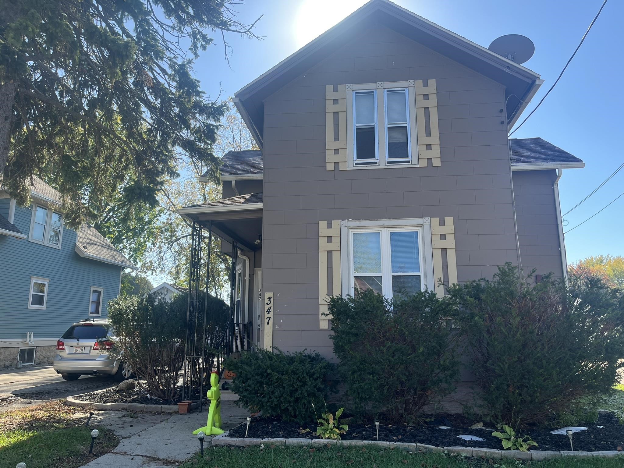 347 W 14TH Avenue property preview photograph