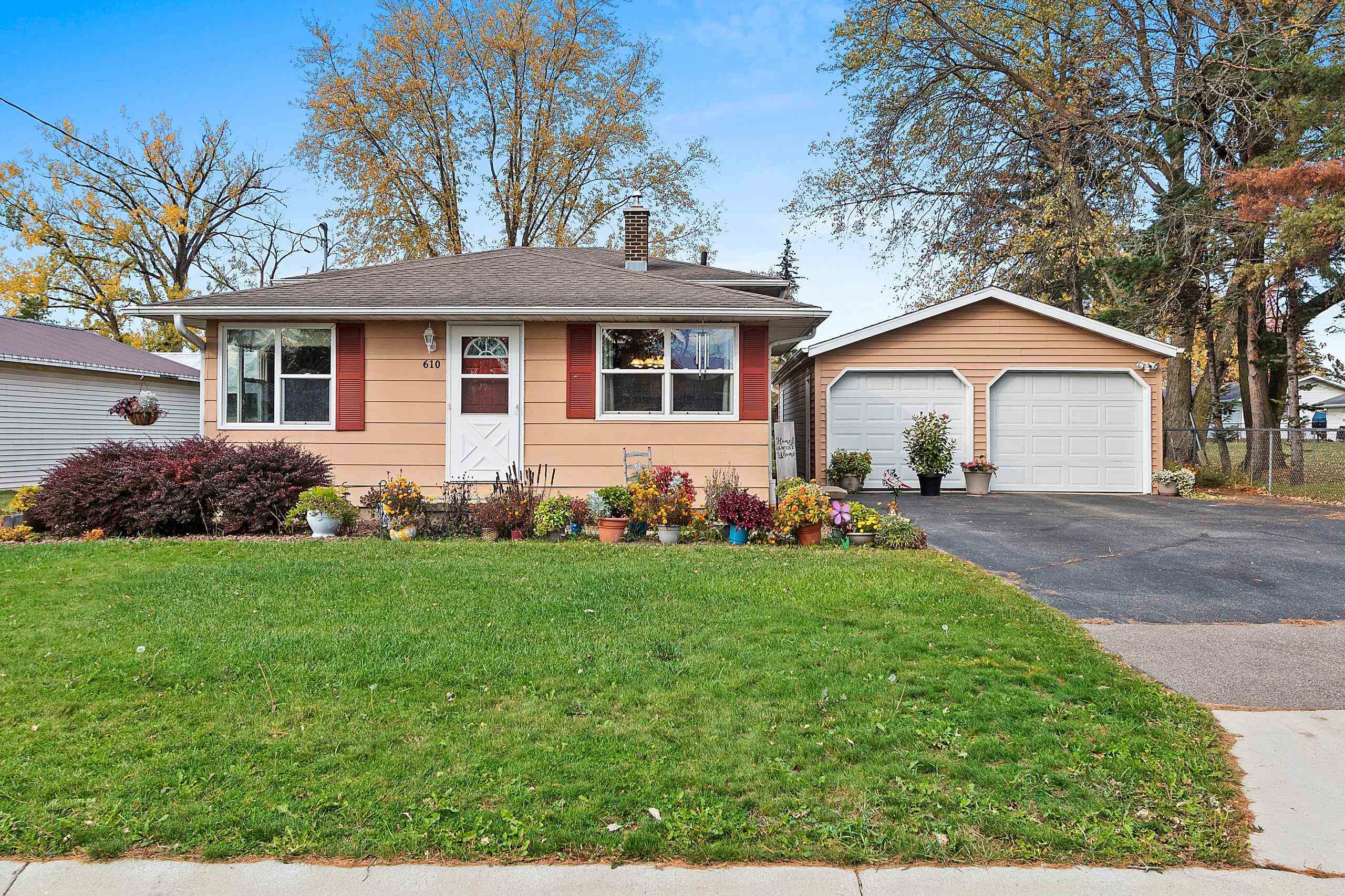 610 2ND Street property preview photograph