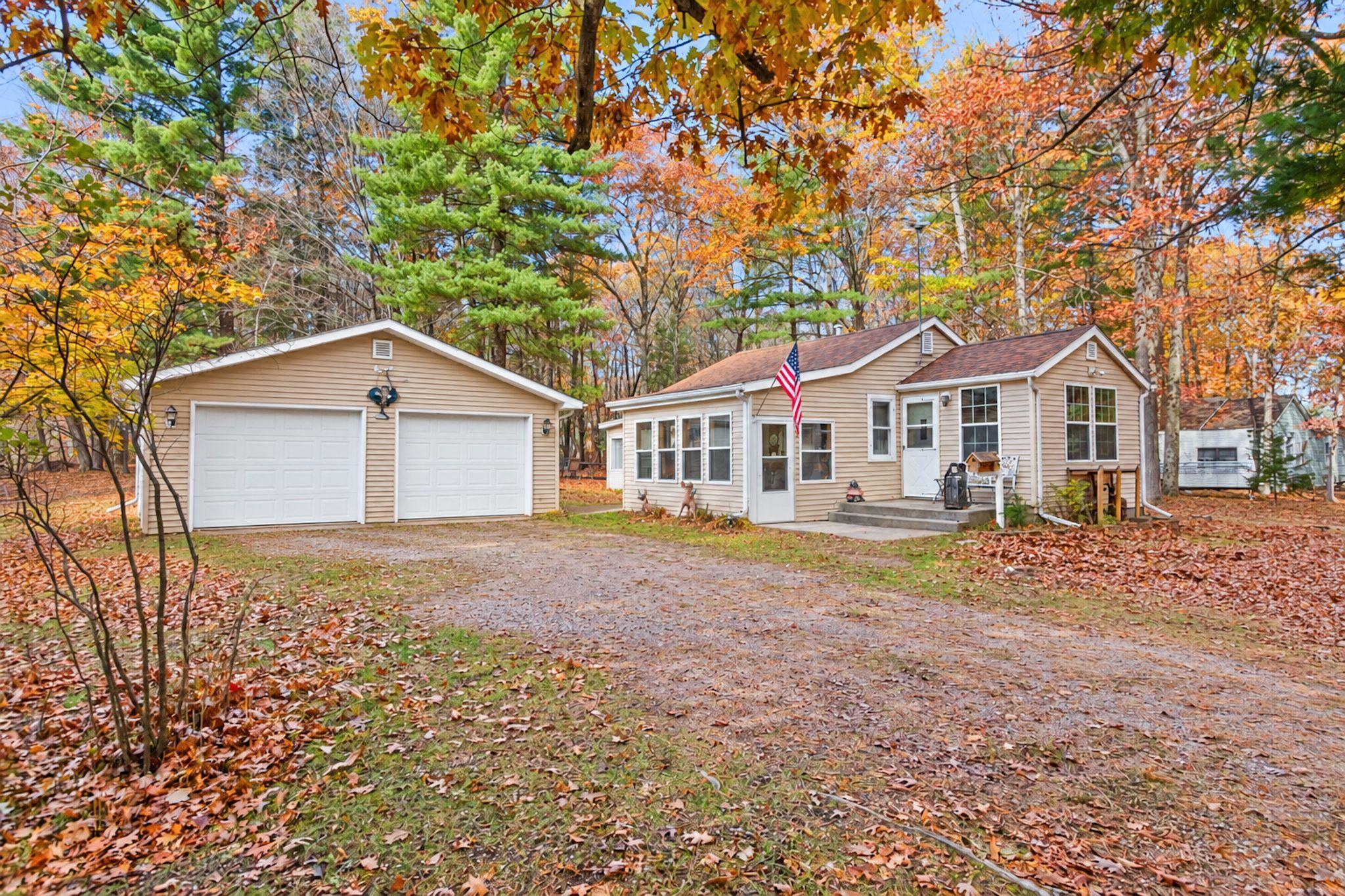N7805 NOQUEBAY Road property preview photograph