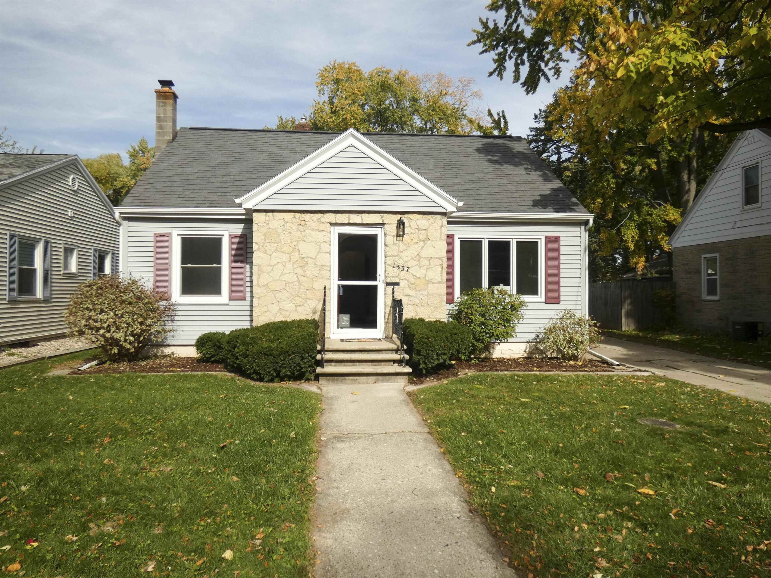 1337 GRIGNON Street property preview photograph