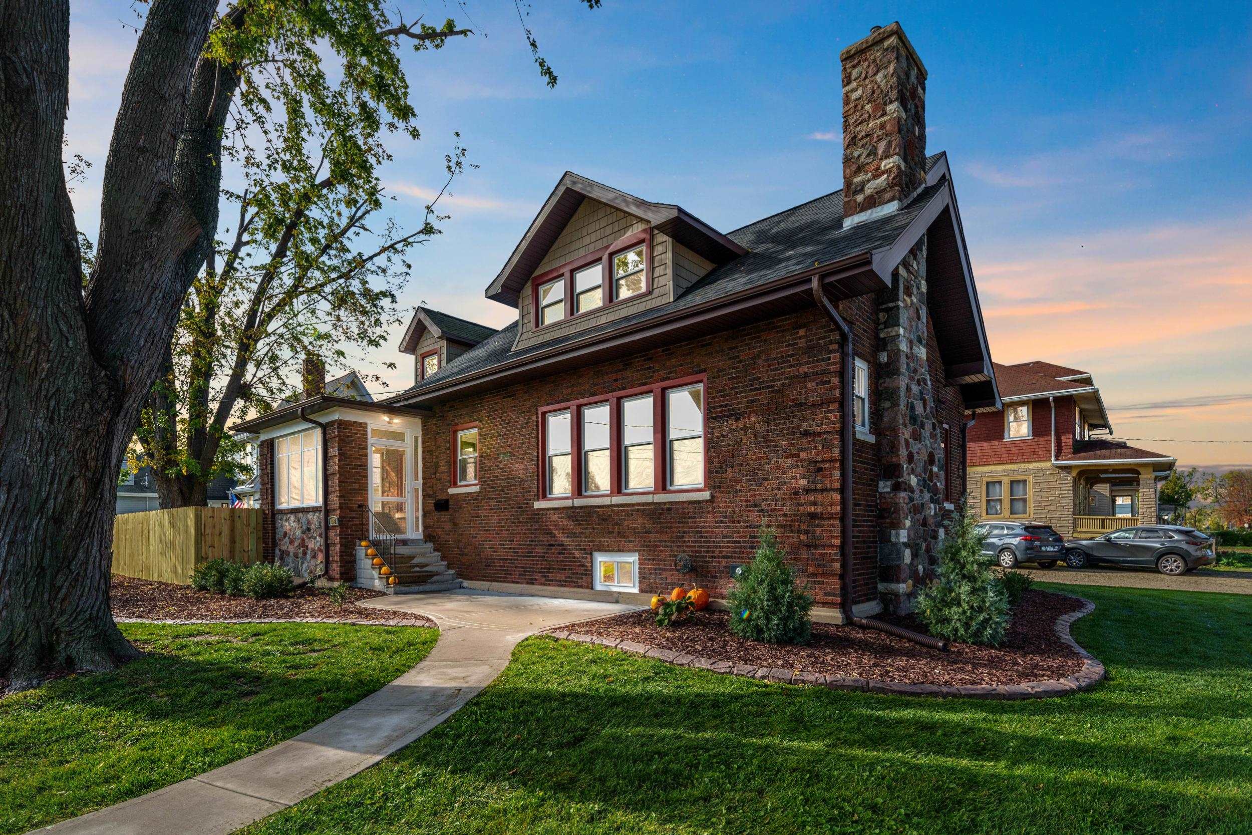 305 CLEVELAND Street property preview photograph