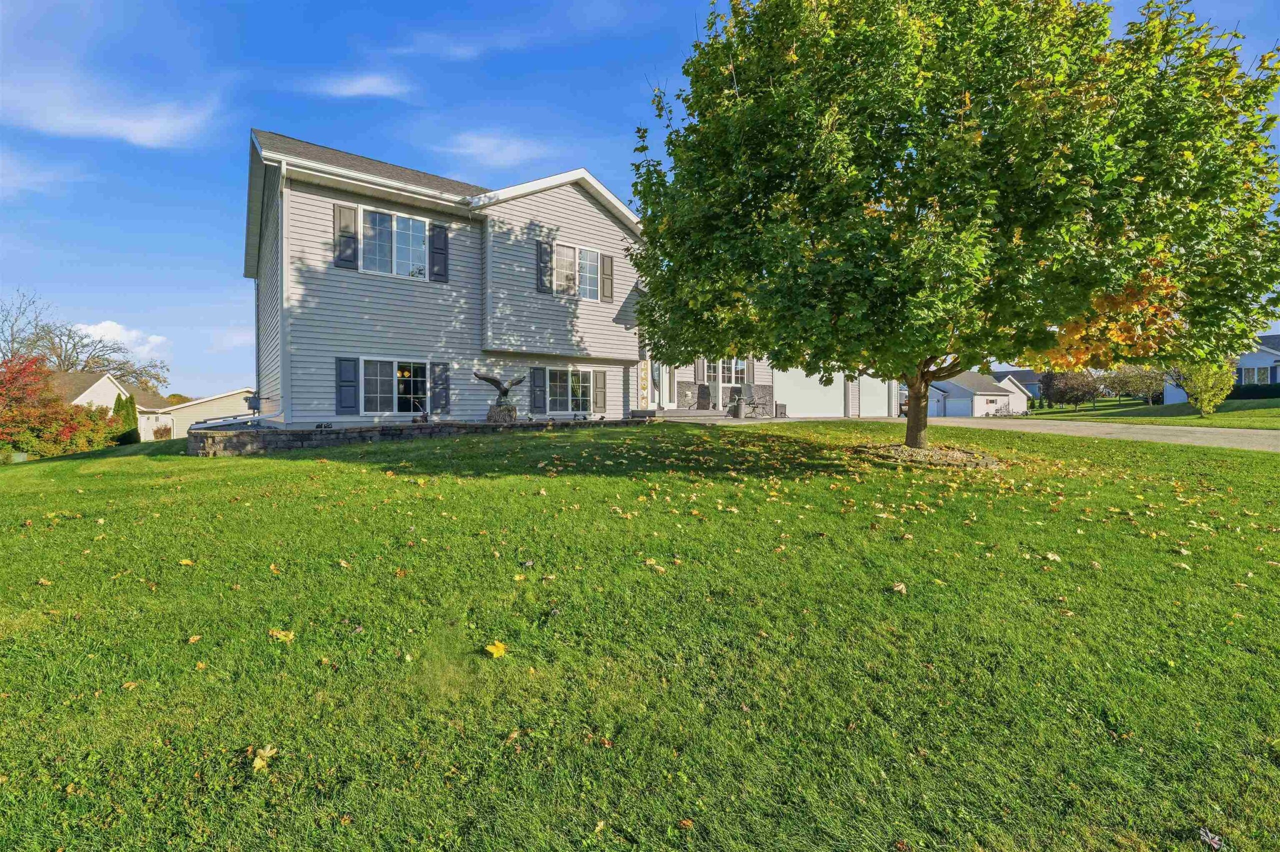 102 DAVID Court property preview photograph