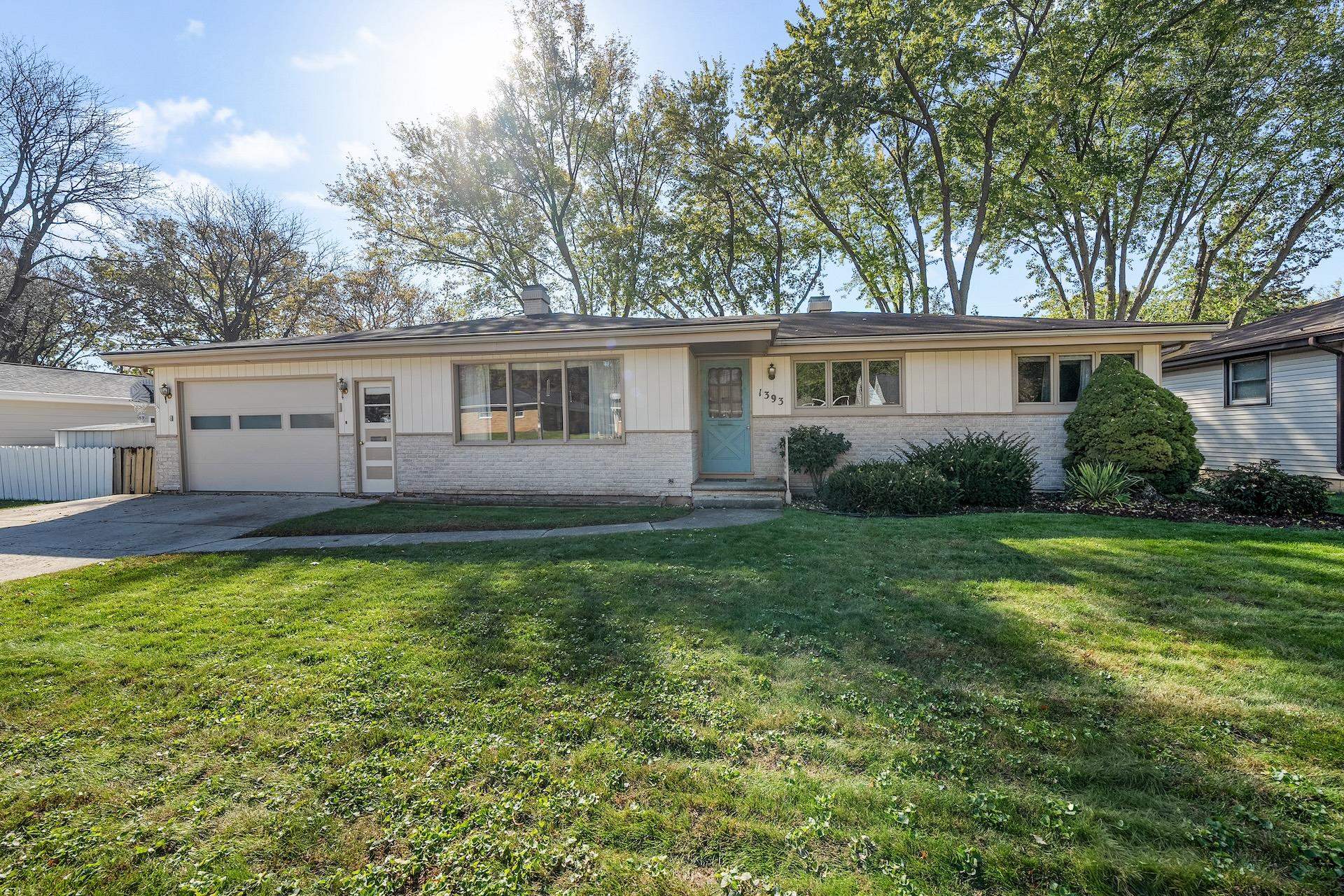 1393 RUSSELL Street property preview photograph