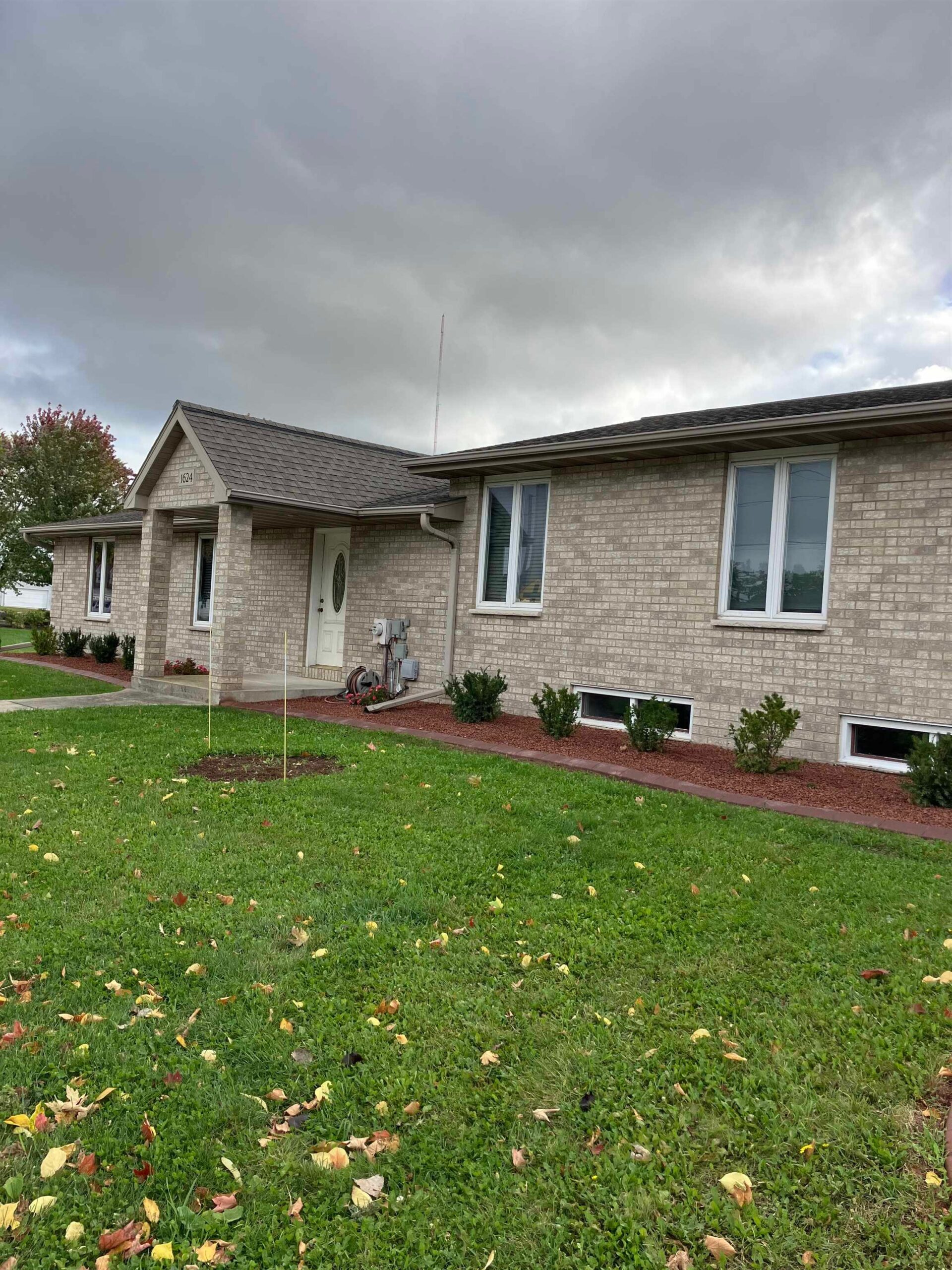 1624 E MASON Street property preview photograph