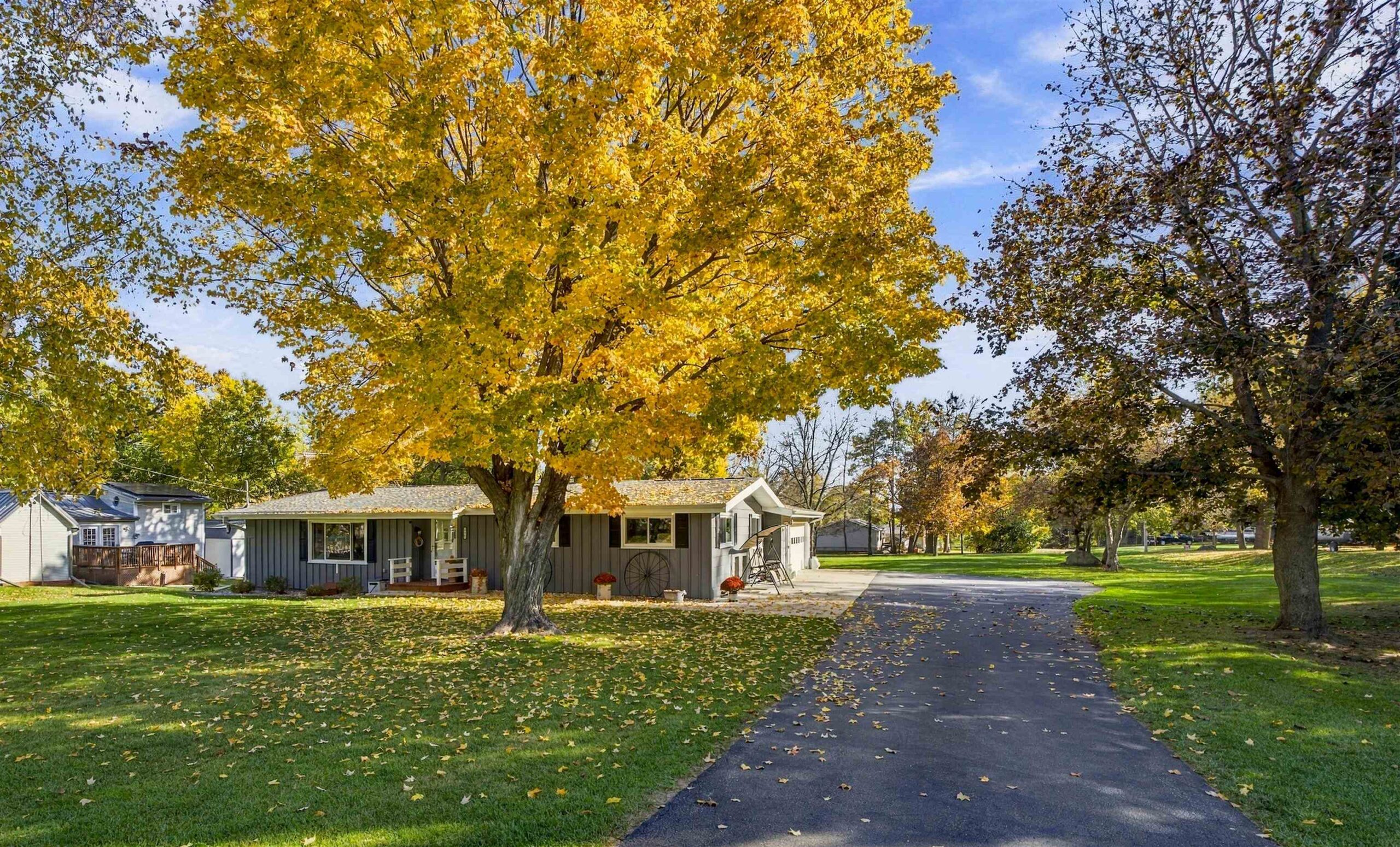 706 S PINE Street property preview photograph