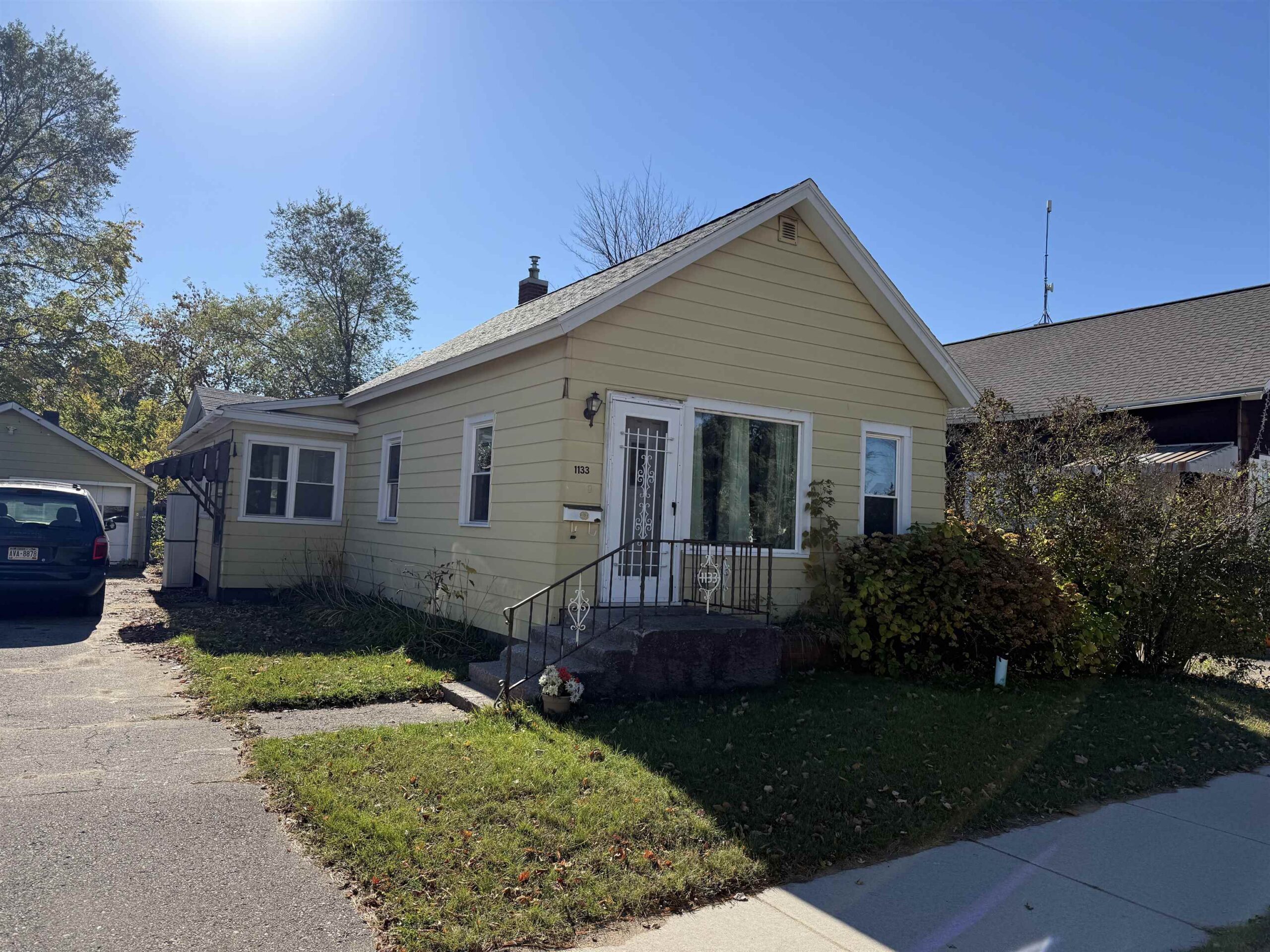 1133 GARFIELD Avenue property preview photograph