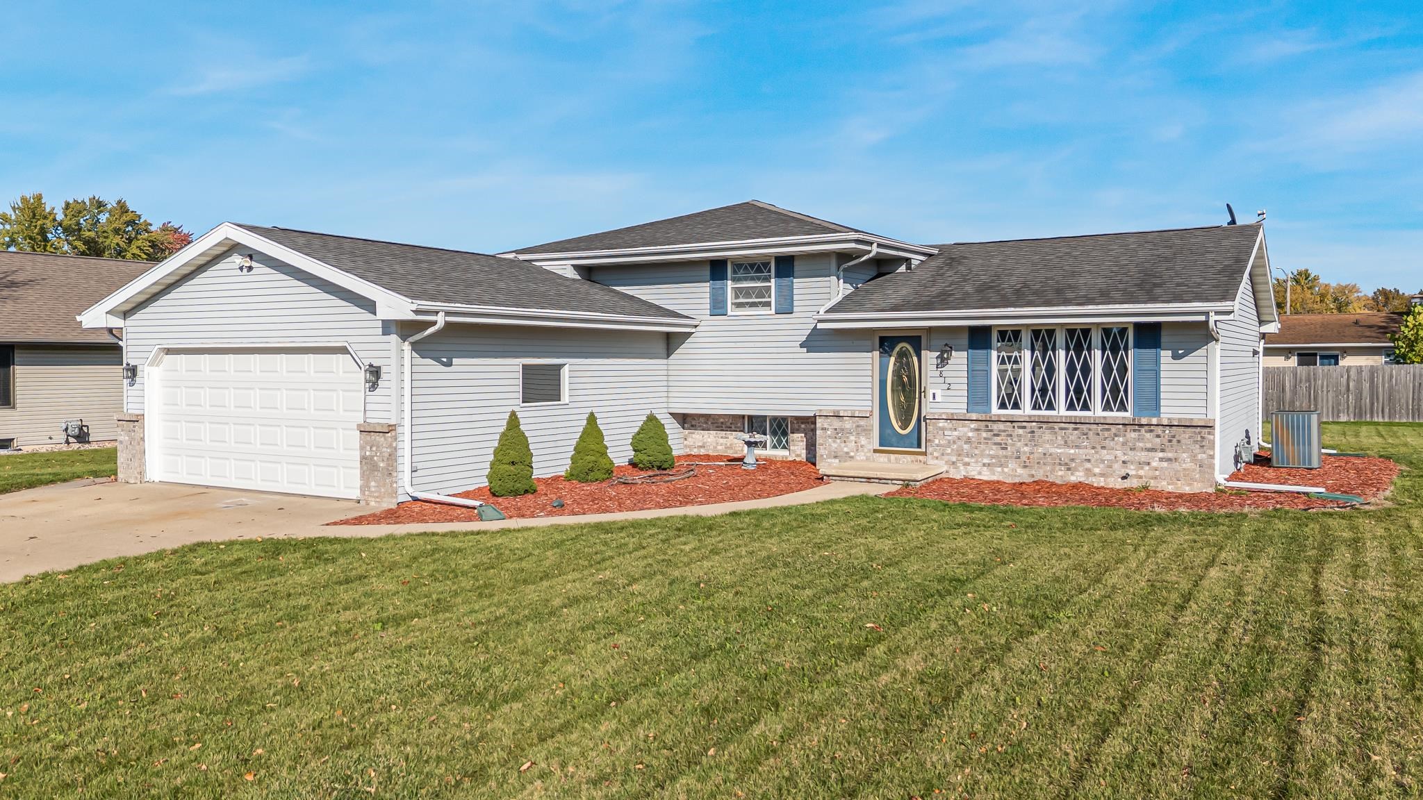 1812 FIELDCREST Drive property preview photograph