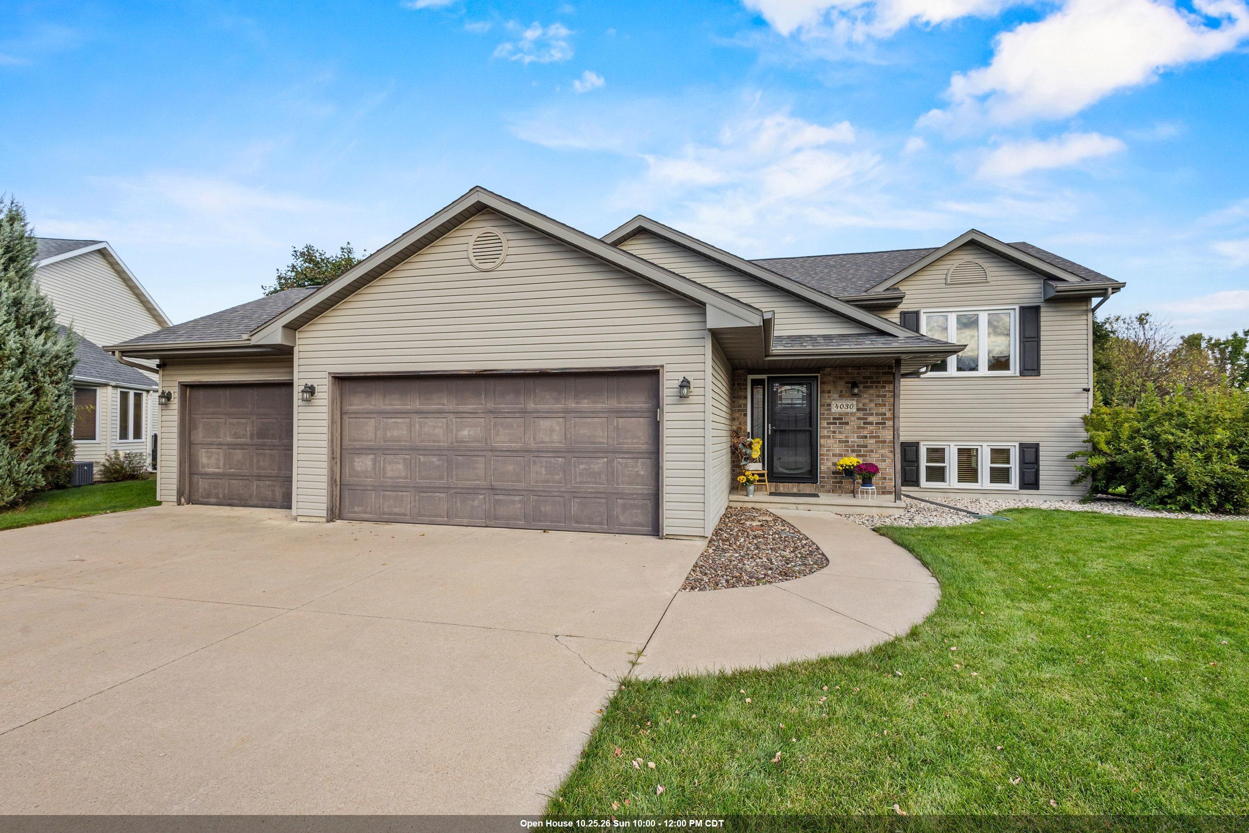 4030 PRAIRIE Lane property preview photograph