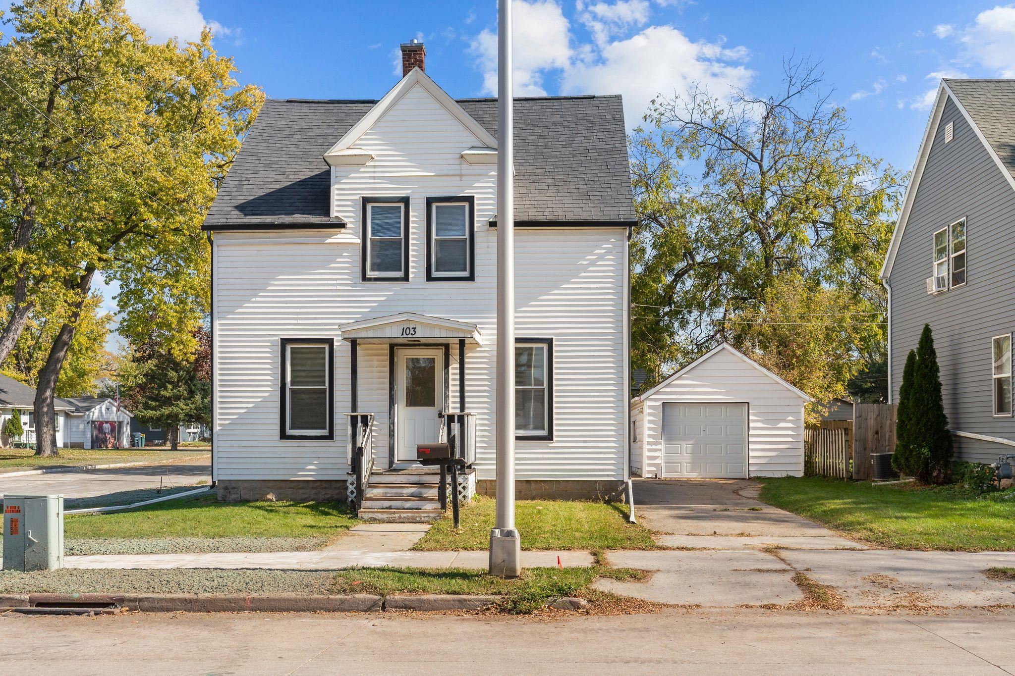 103 S SEYMOUR Street property preview photograph