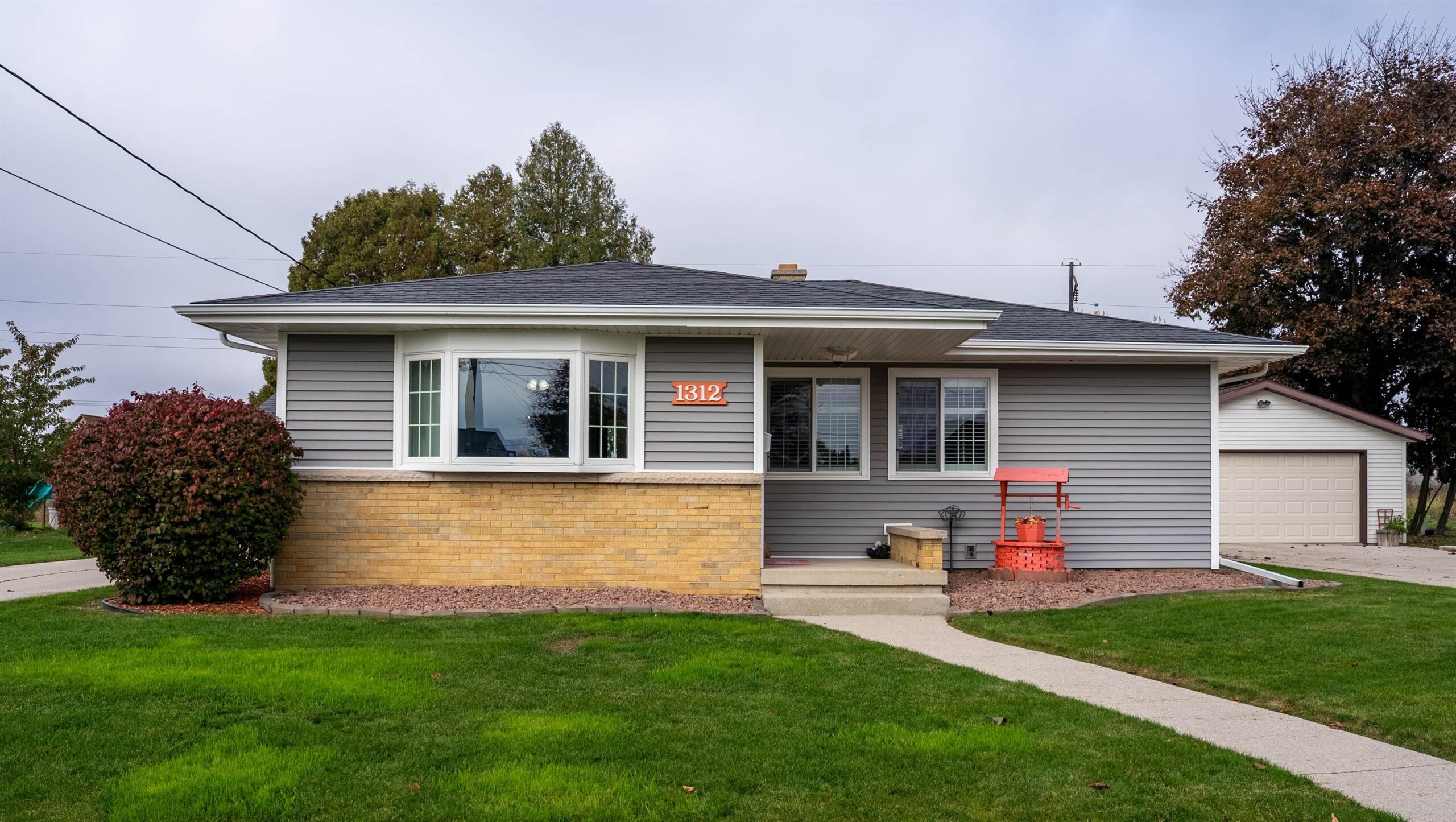1312 HAMANN Road property preview photograph