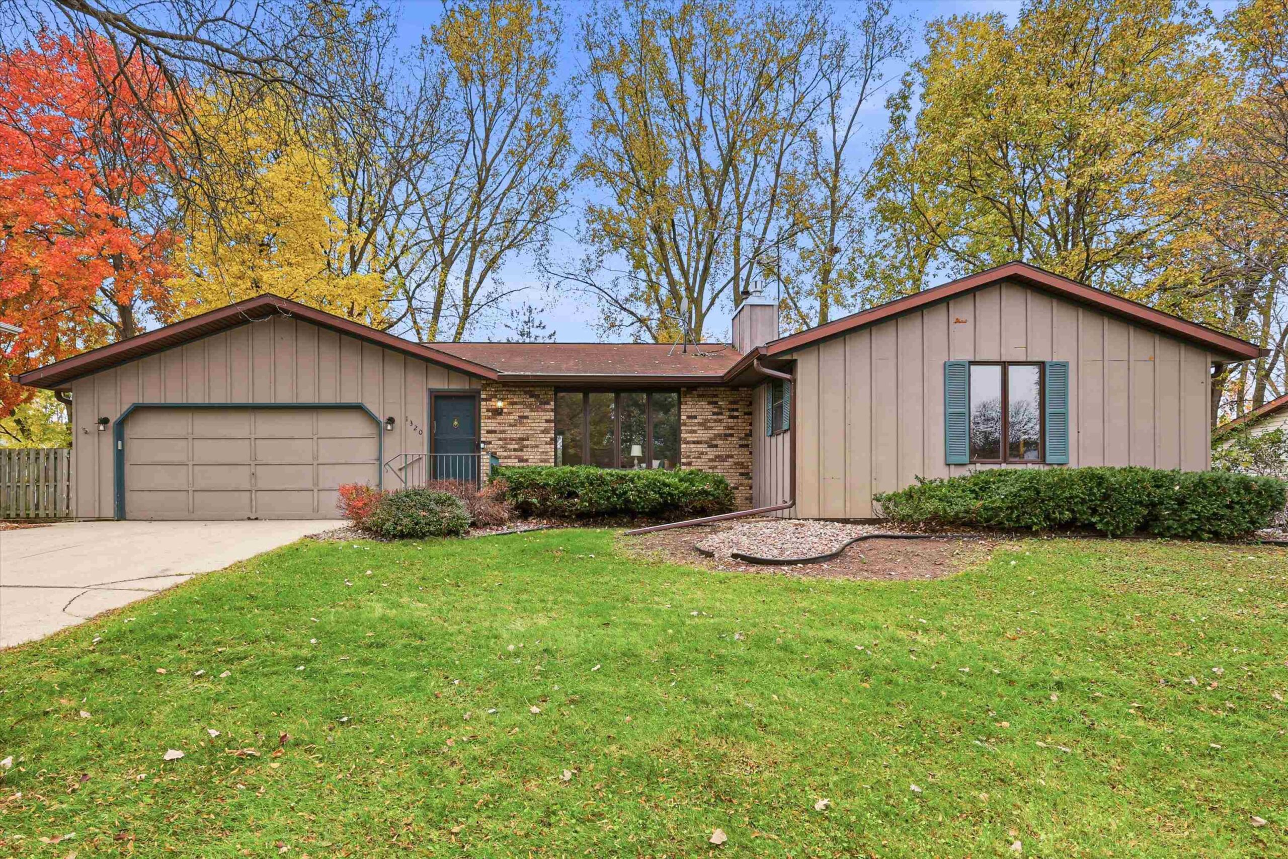 1320 OASIS Drive property preview photograph