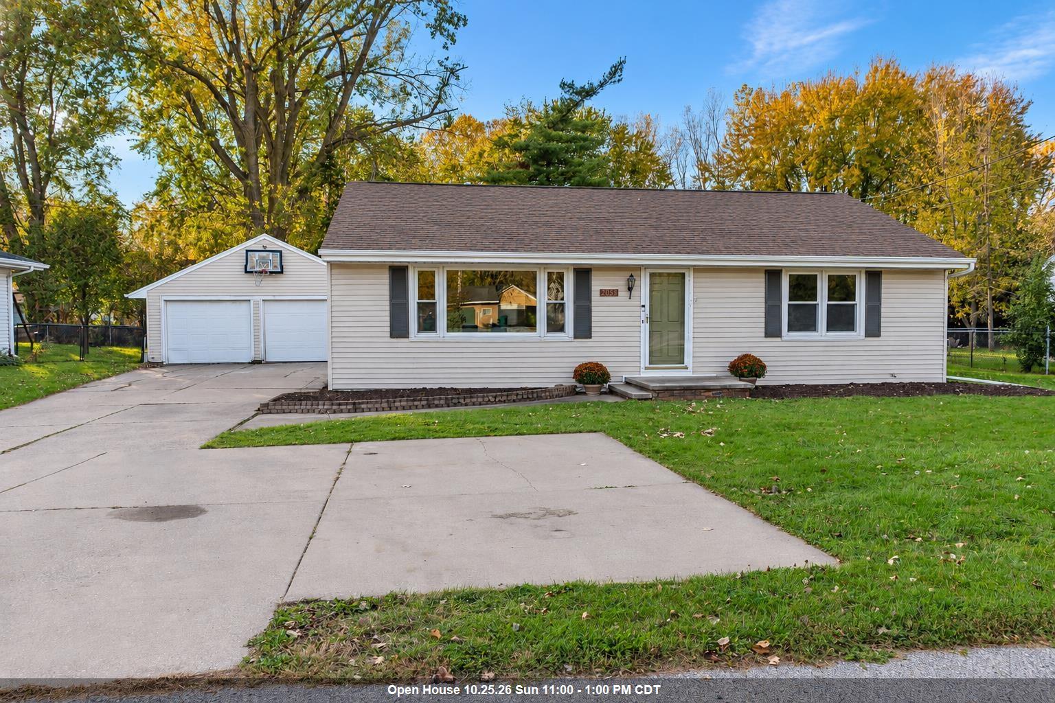 2025 N LYNNDALE Street property preview photograph