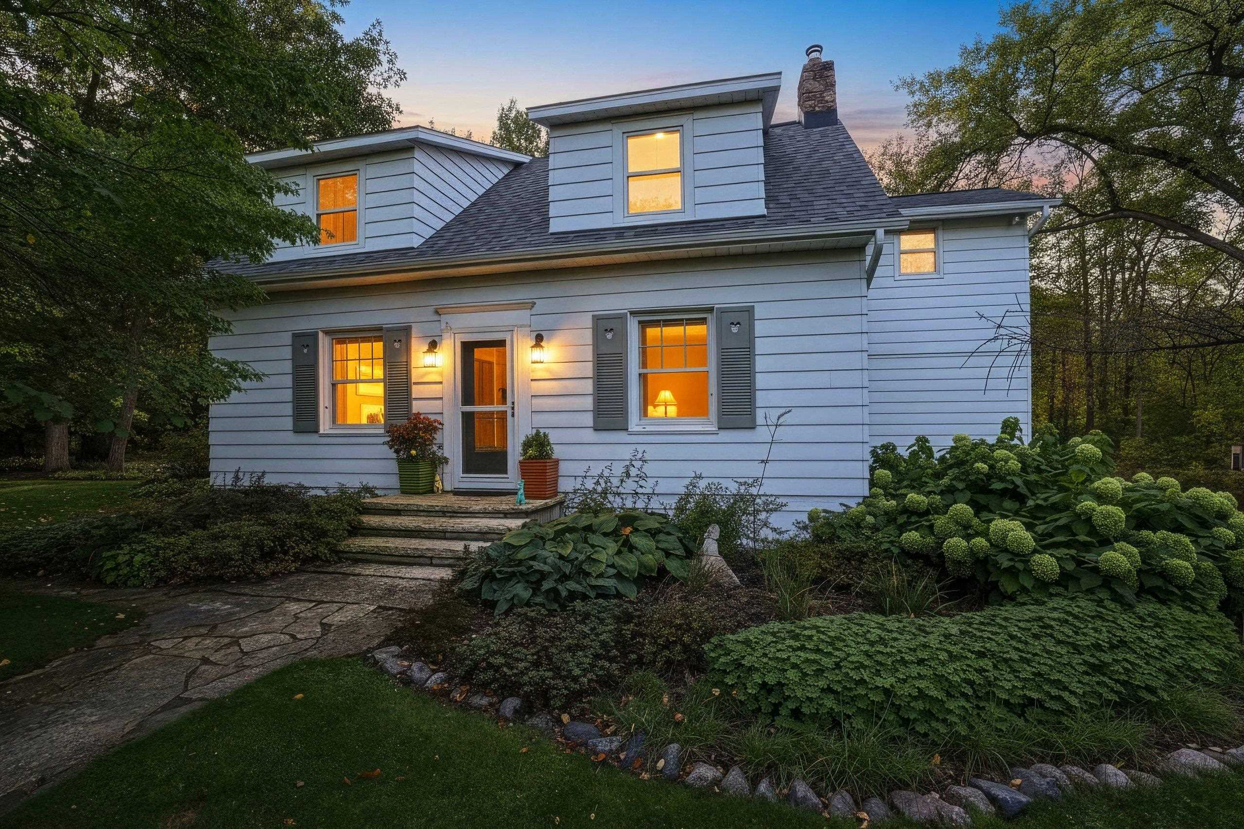 4569 EDGEWATER BEACH Road property preview photograph