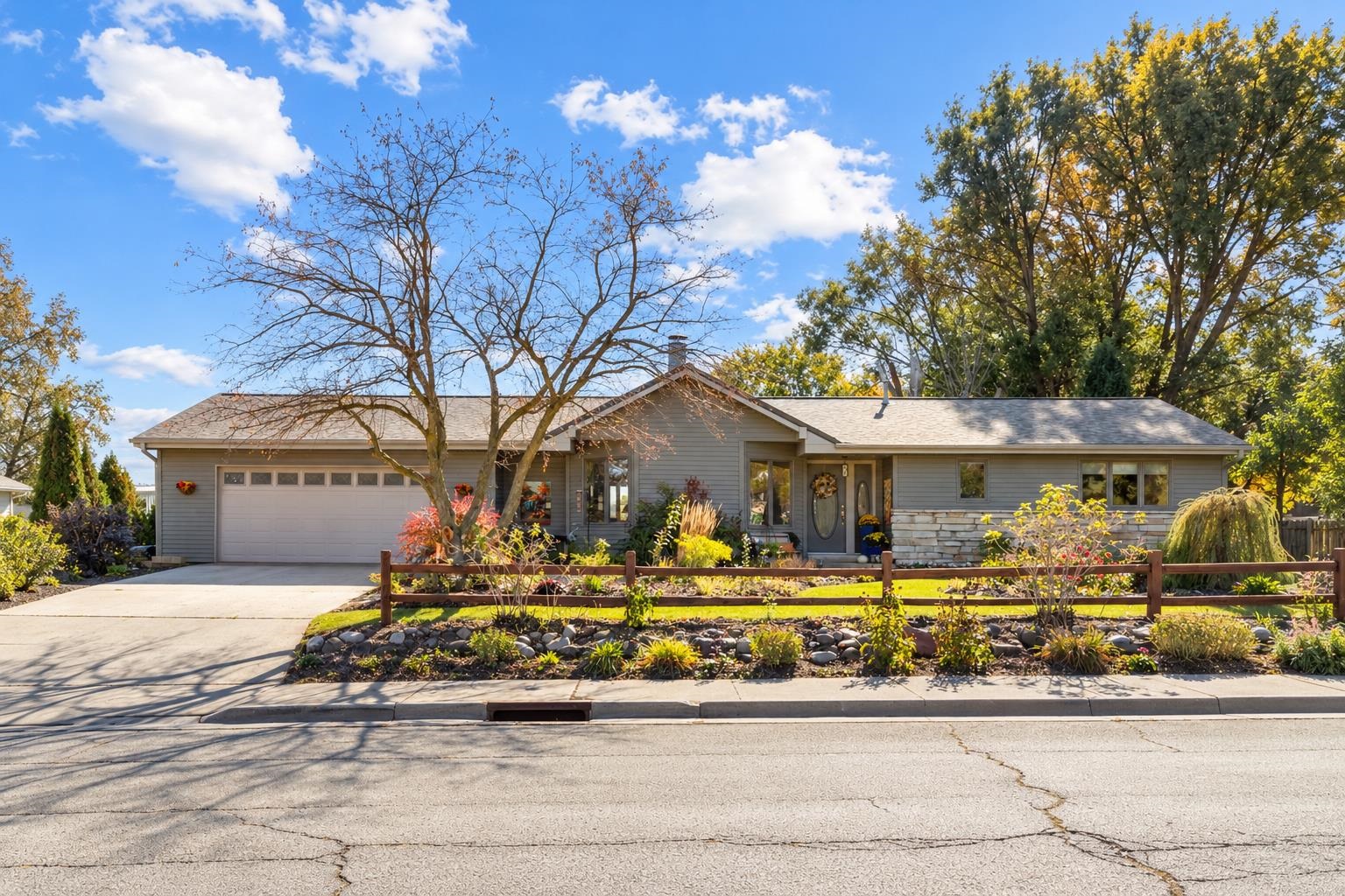 429 COLLEGE Avenue property preview photograph