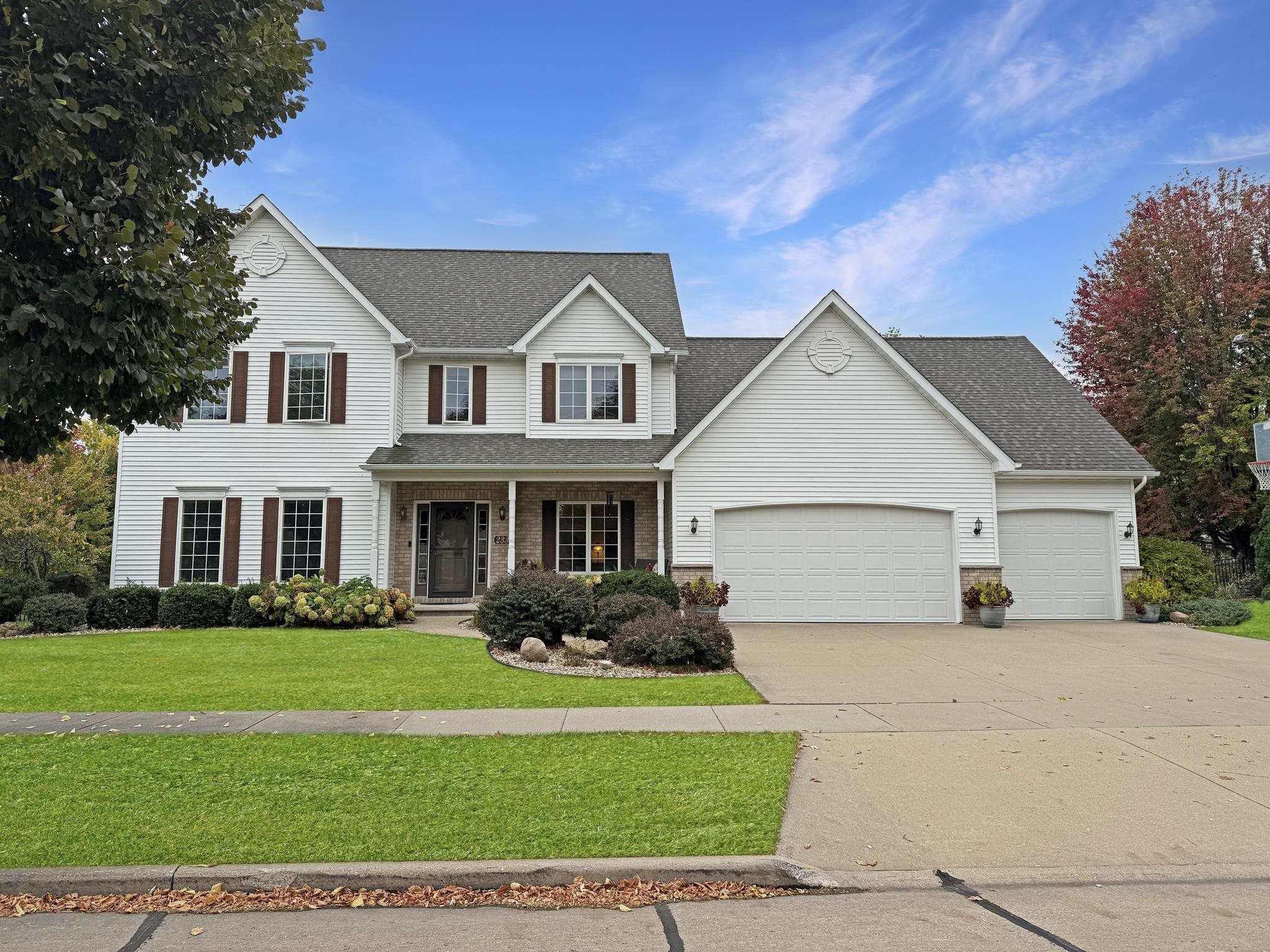 233 E FERNWOOD Lane property preview photograph