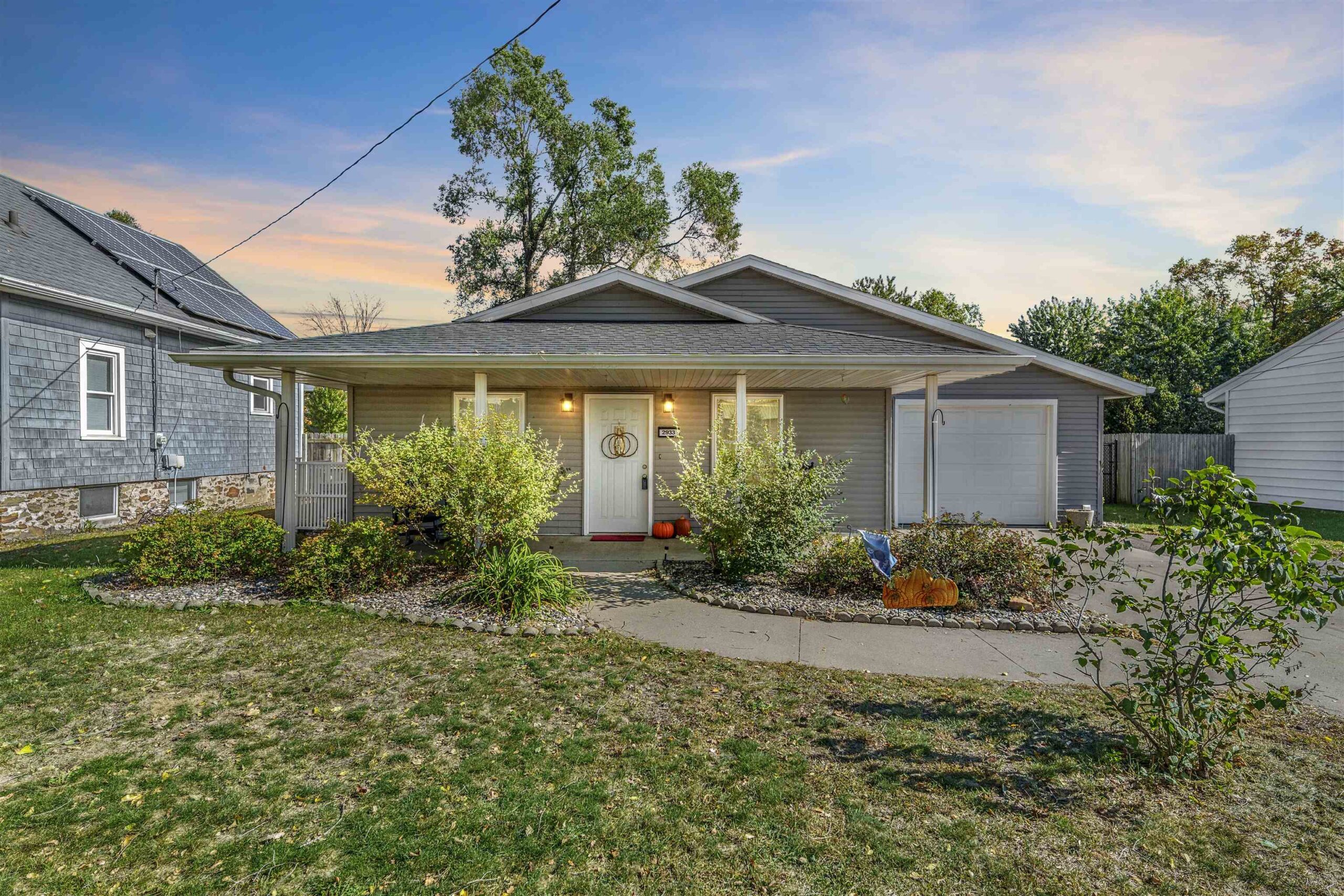 2933 MINNESOTA Avenue property preview photograph