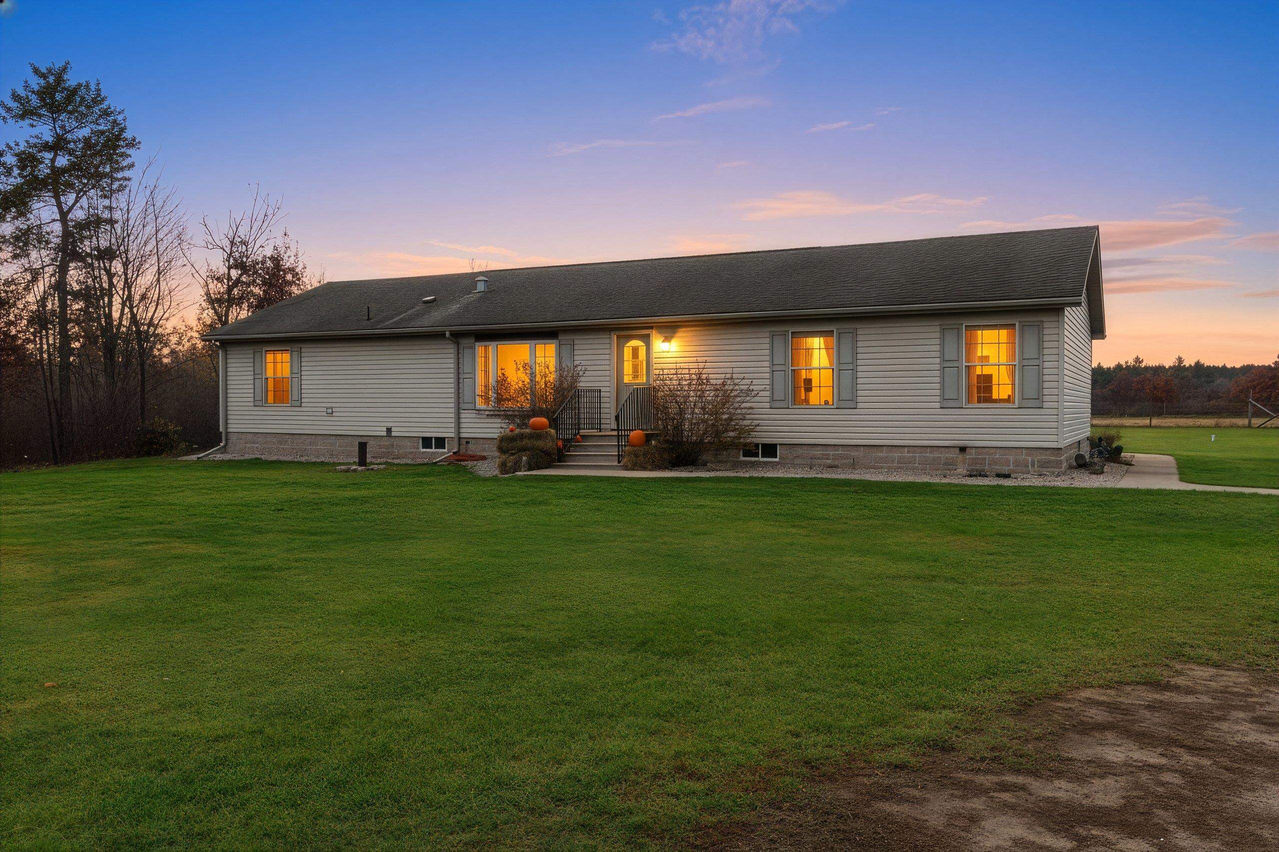 W9041 AIRPORT Road property preview photograph