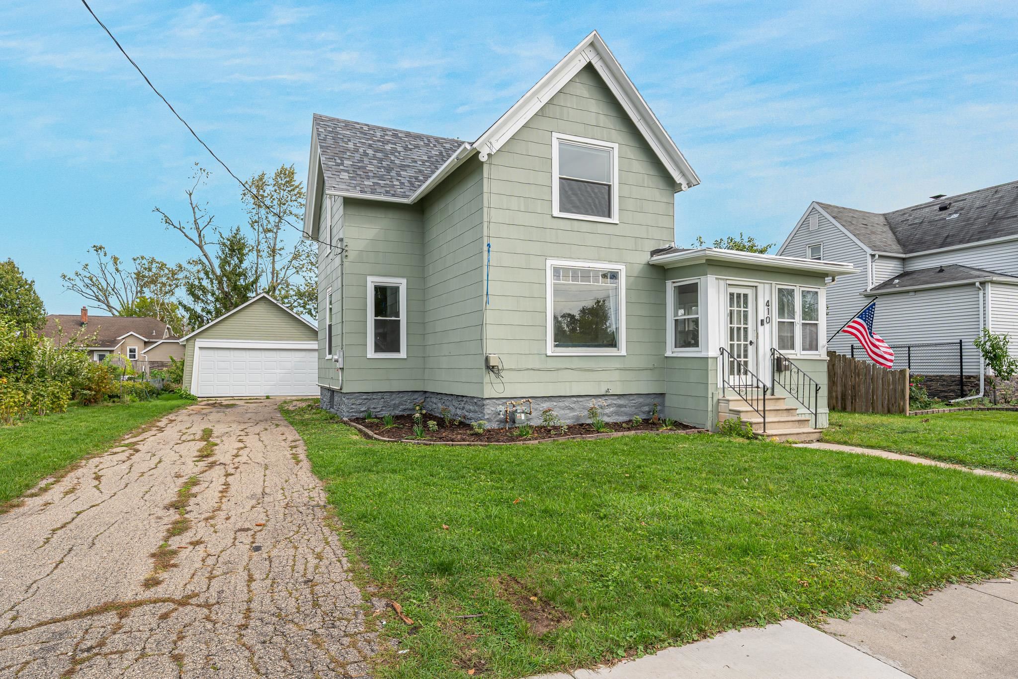 410 NAYMUT Street property preview photograph