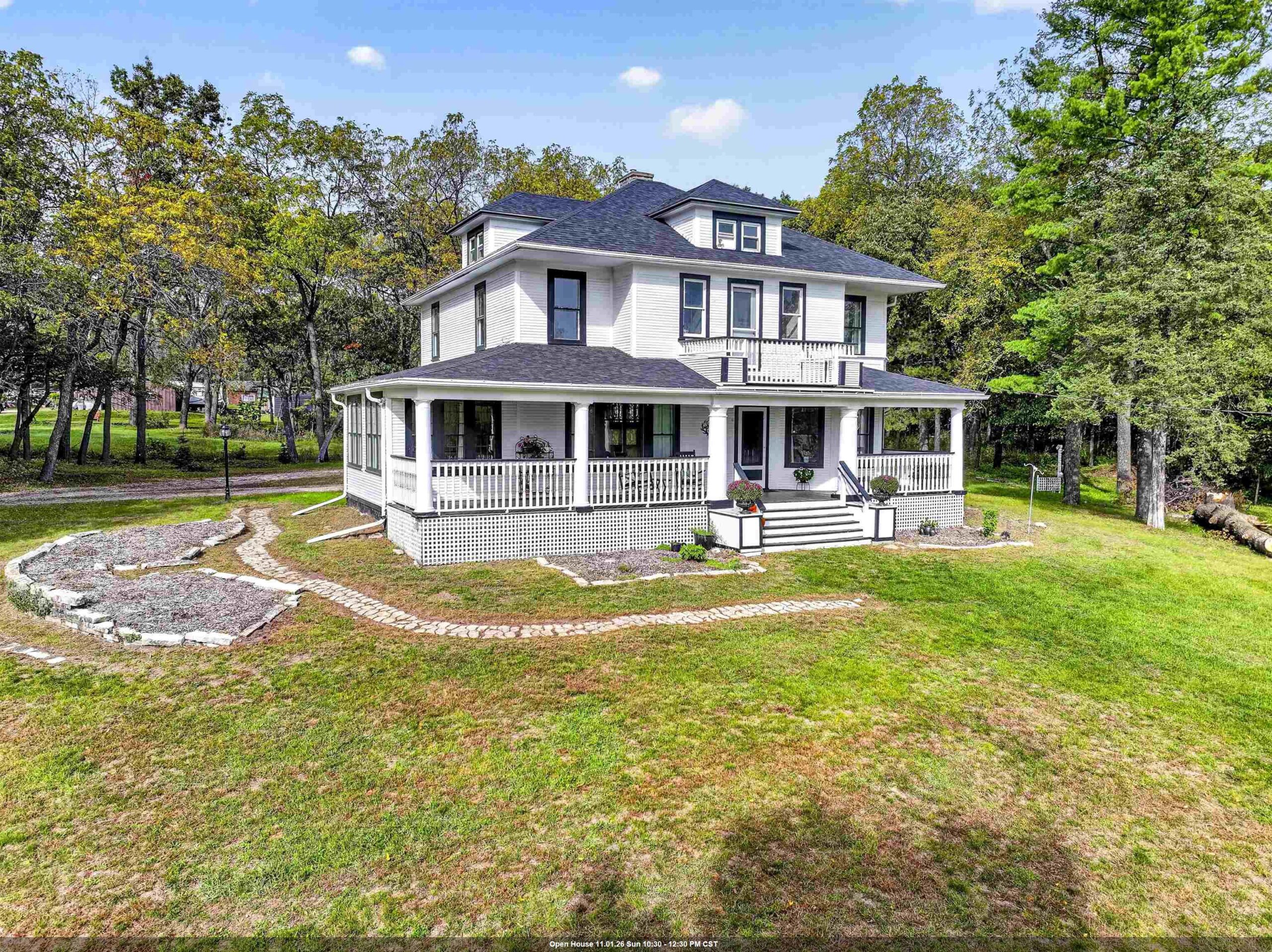 426 E NORTH LAKE Street property preview photograph