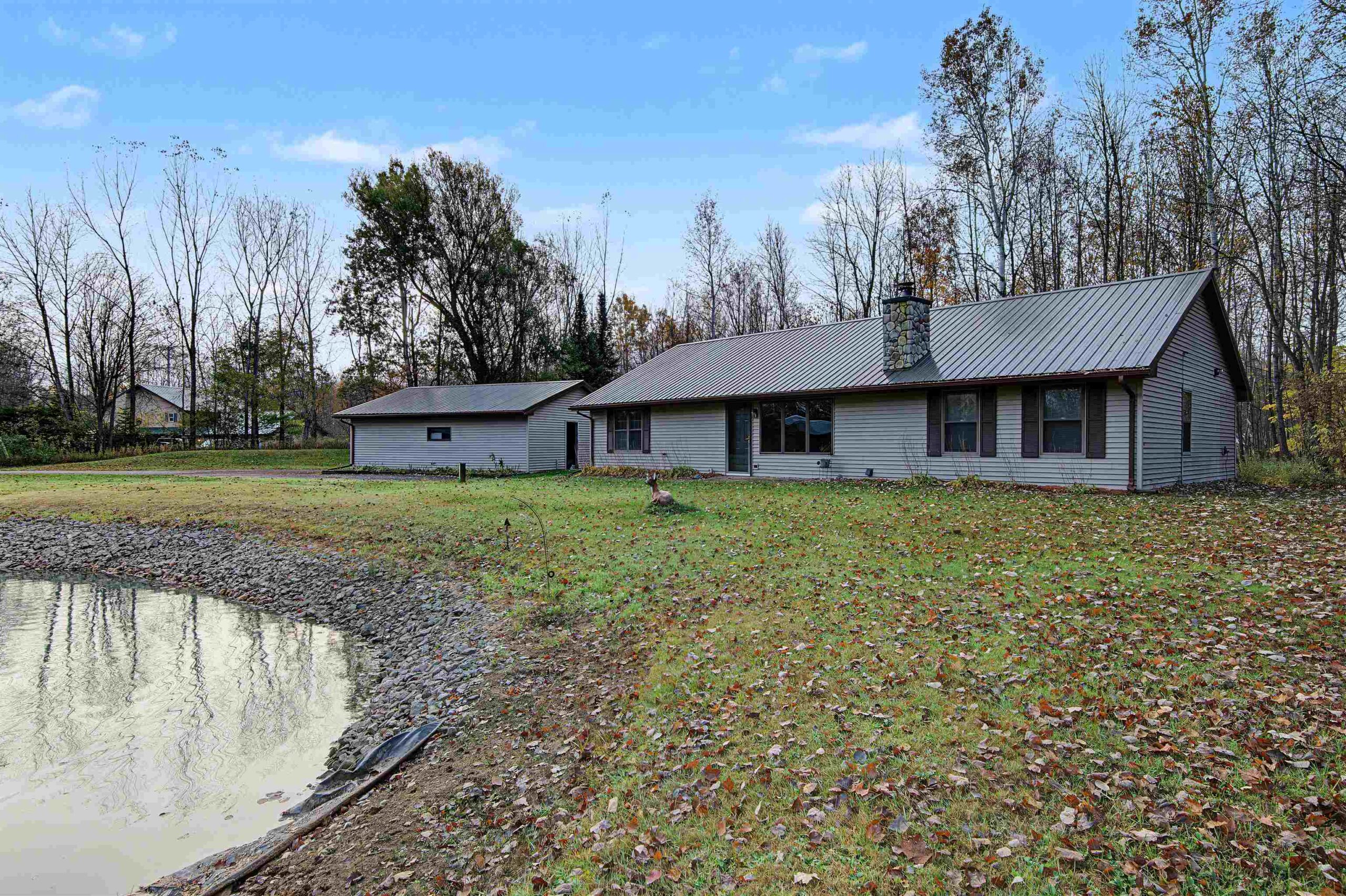 7171 SUNDEW Road property preview photograph