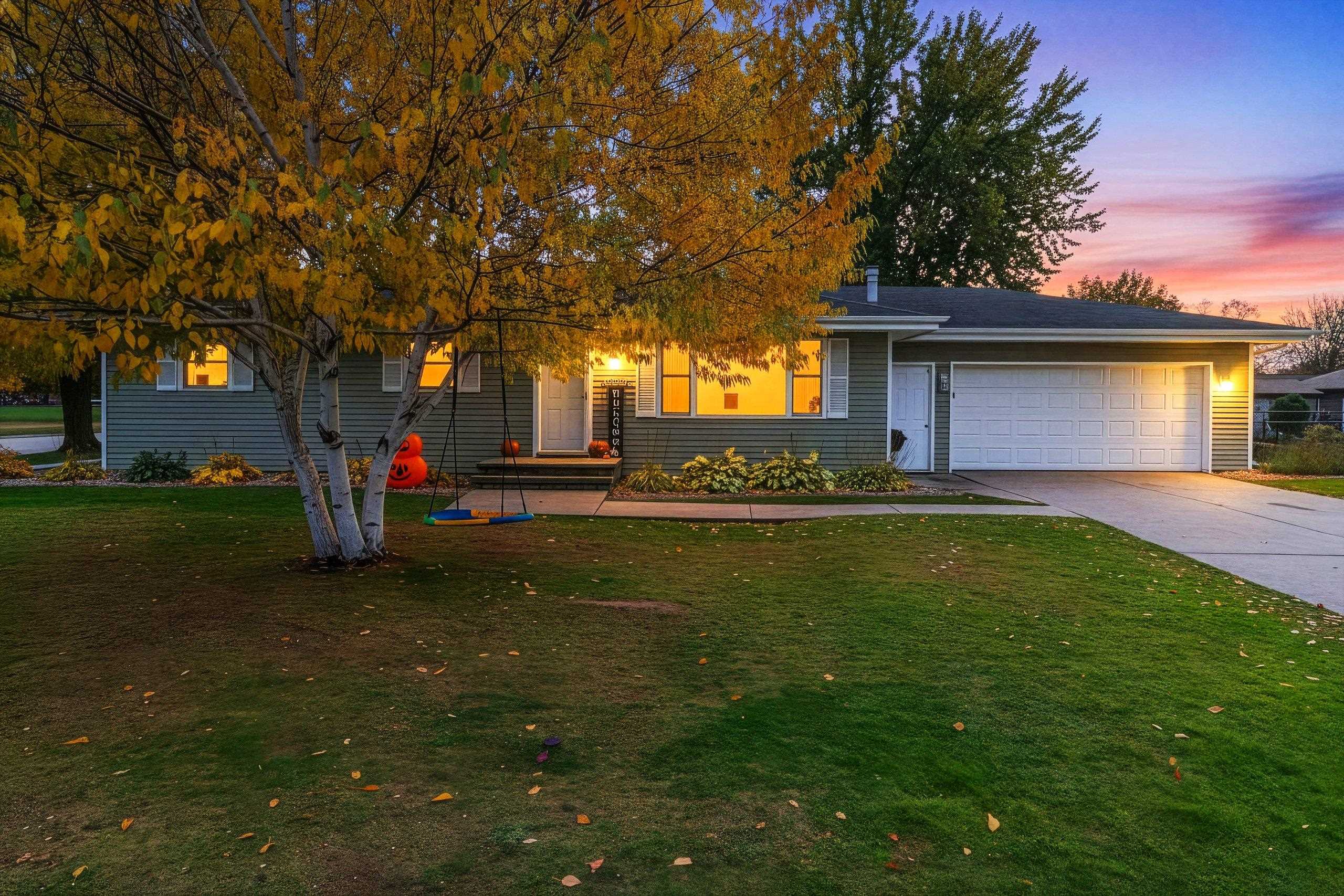 302 BRANTWOOD Drive property preview photograph