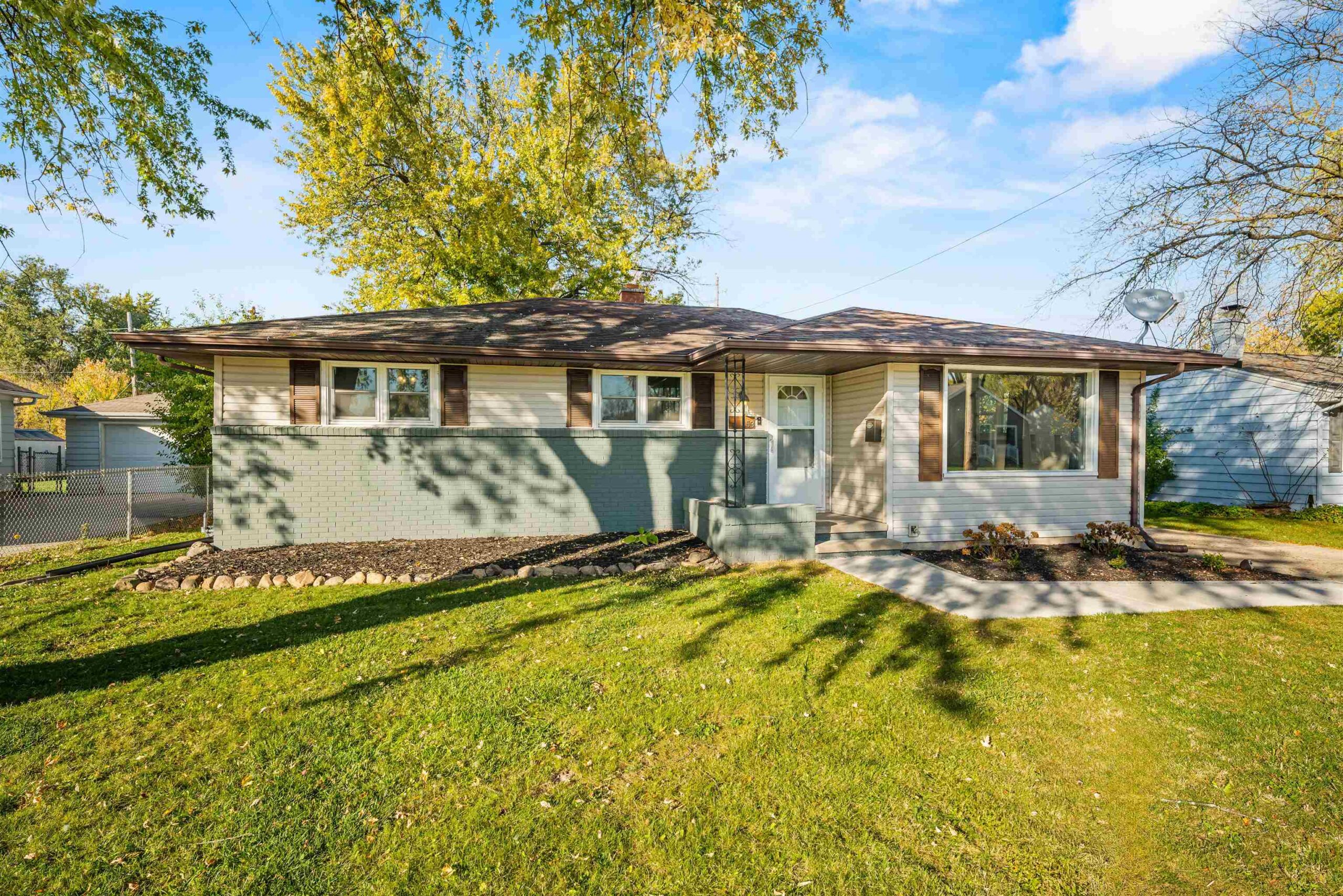 653 MCKINLEY Street property preview photograph
