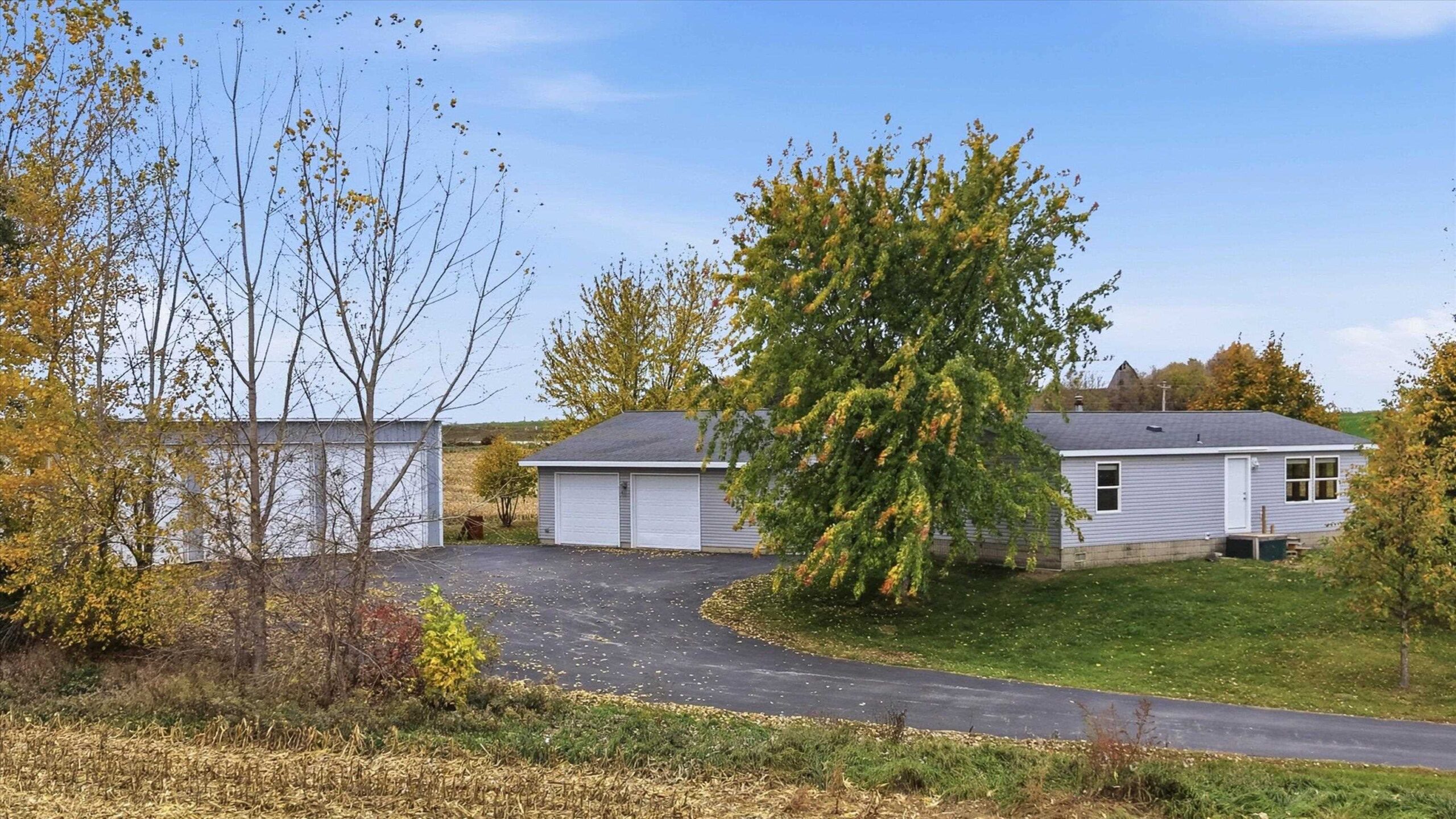 1626 OLD WOODEN BRIDGE Road property preview photograph