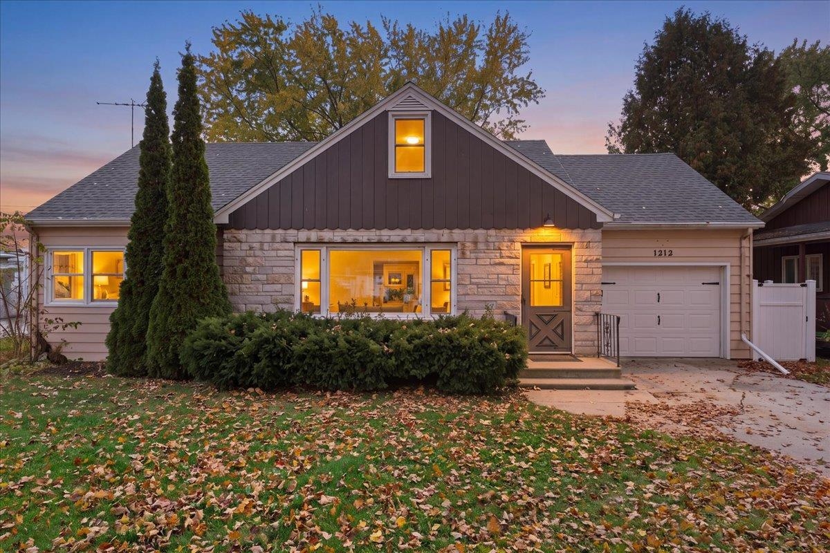 1212 KILBOURN Street property preview photograph