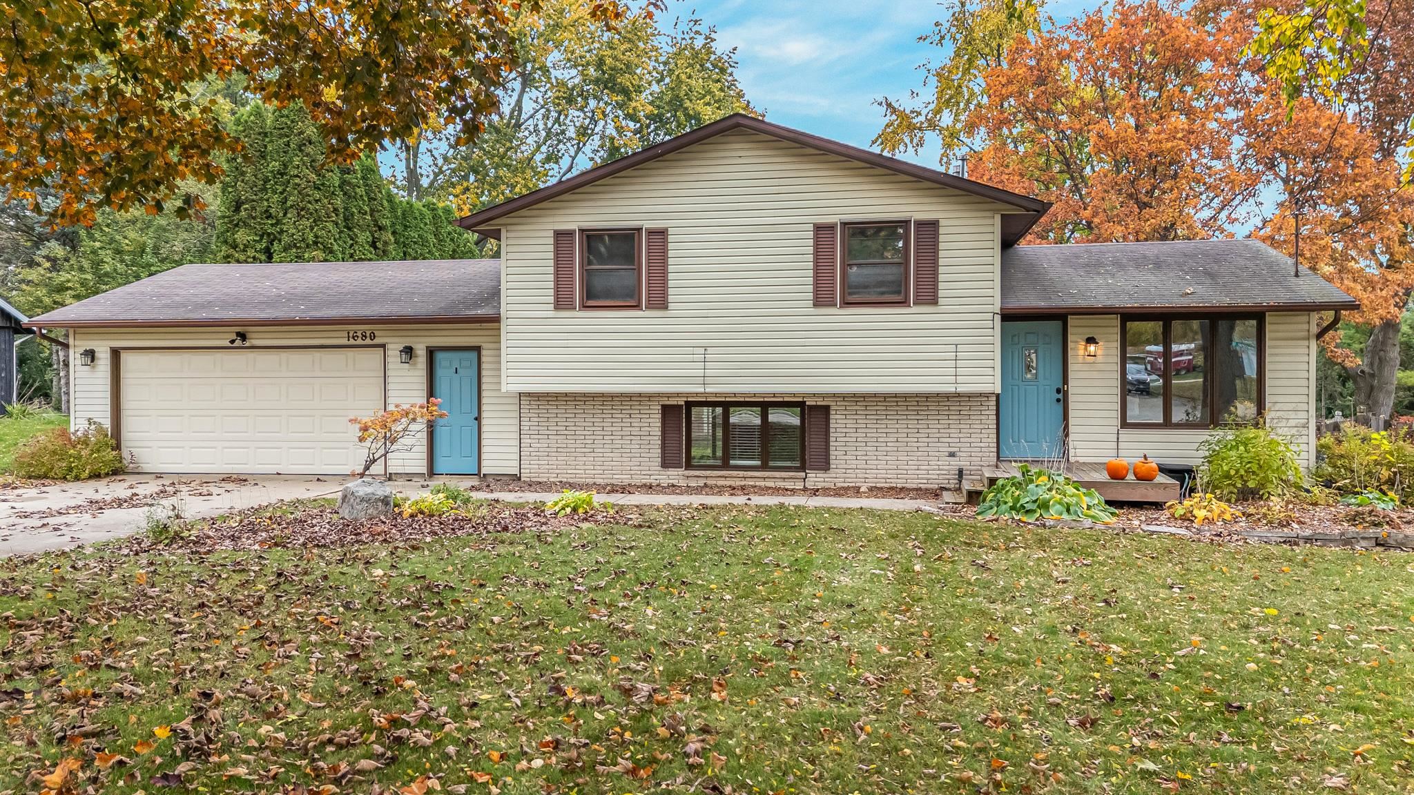 1680 CORMIER Road property preview photograph