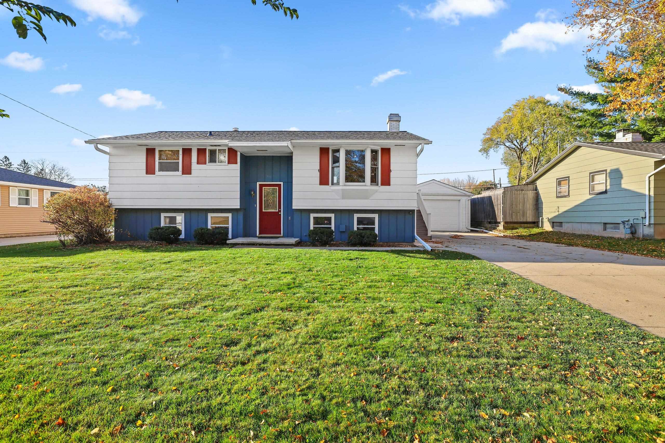 1705 WEDGEWOOD Drive property preview photograph