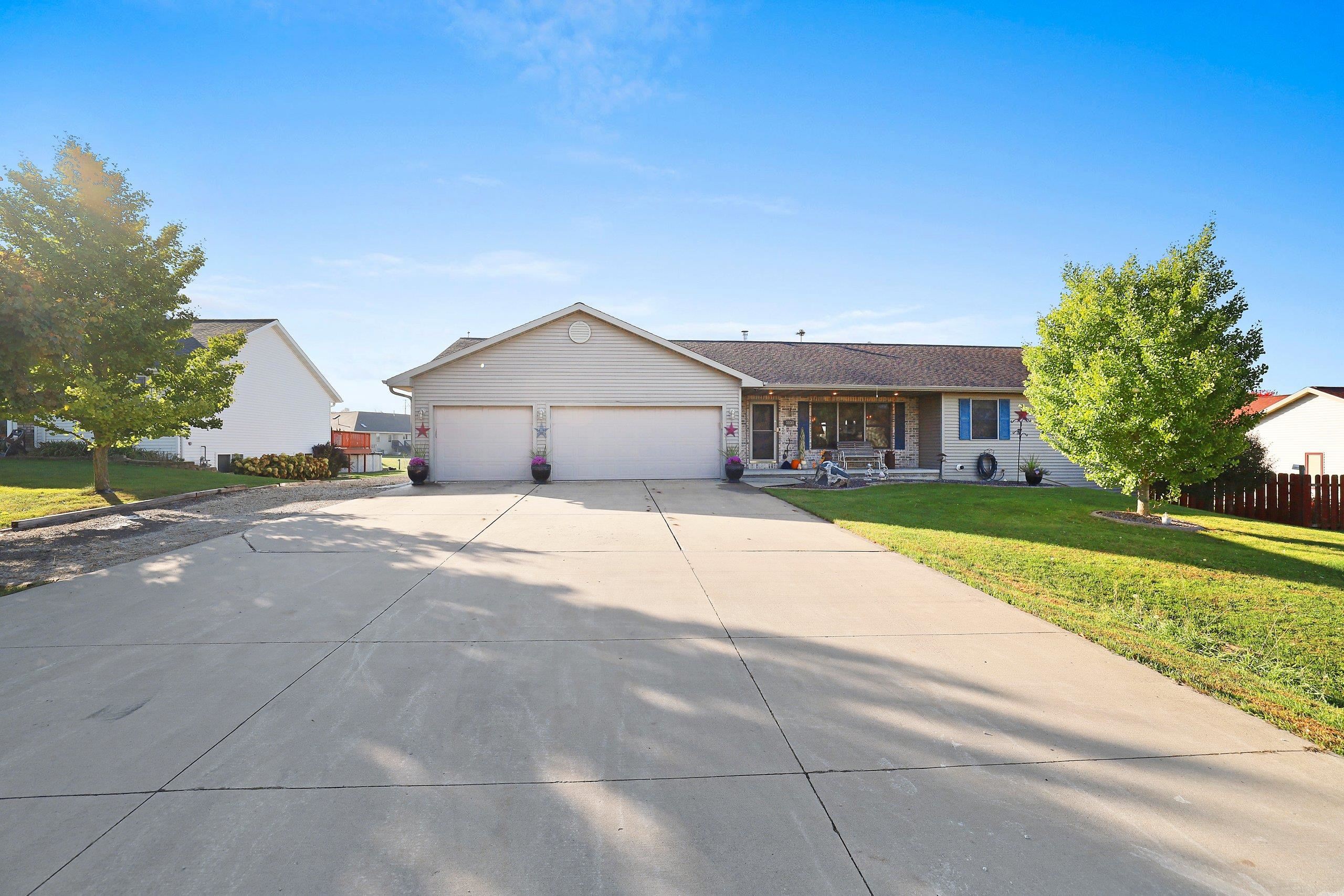 3838 SANDPIPER Way property preview photograph